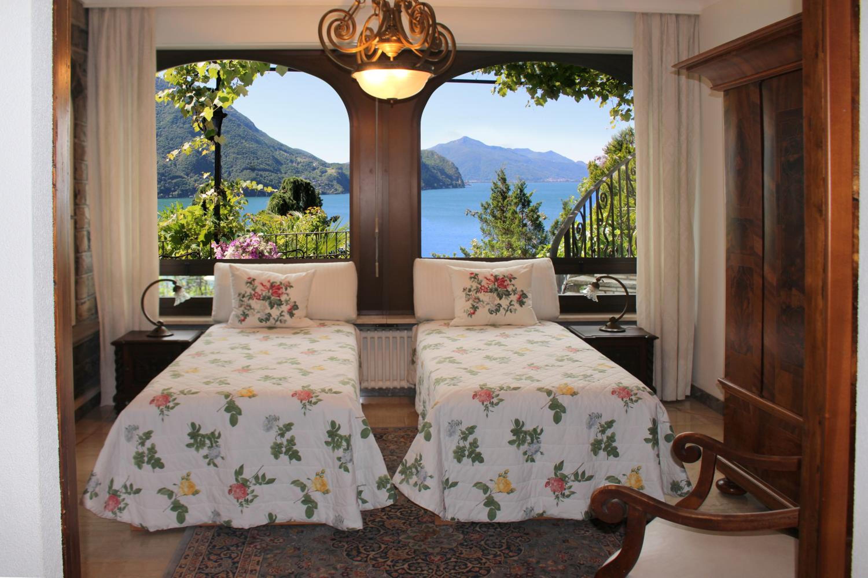 Barony romantic villa