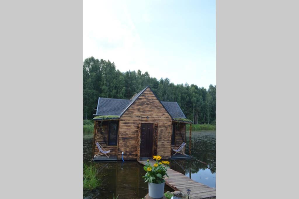 heather hut, off-grid cottage on a pond+2 ha view 2