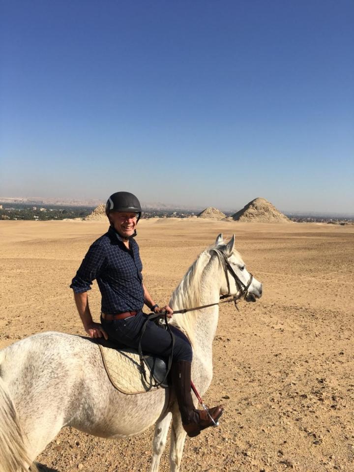 Sakkara pyramid inn hotel