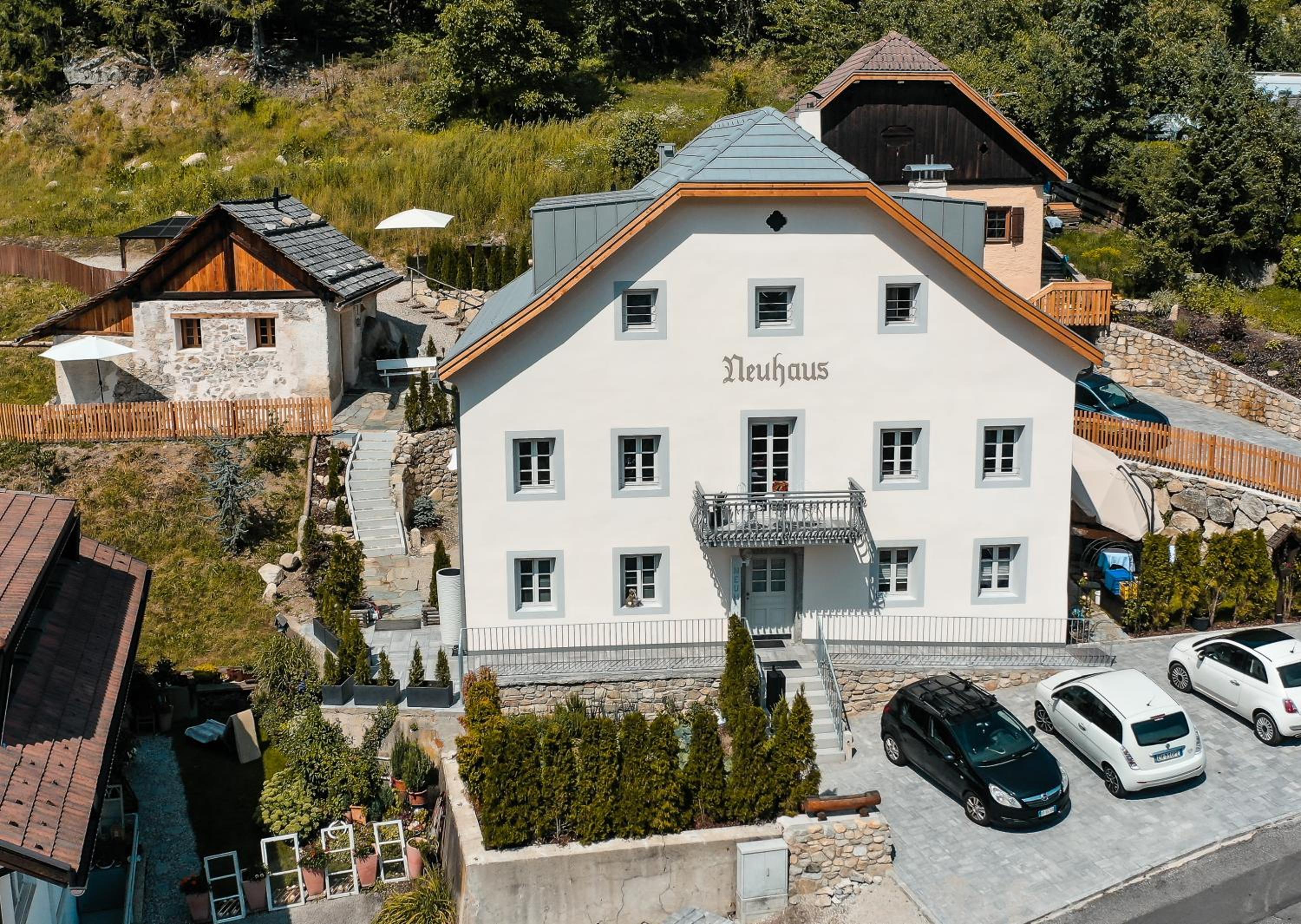 Apartments, Guest House & historic Chalet Neuhaus view 4