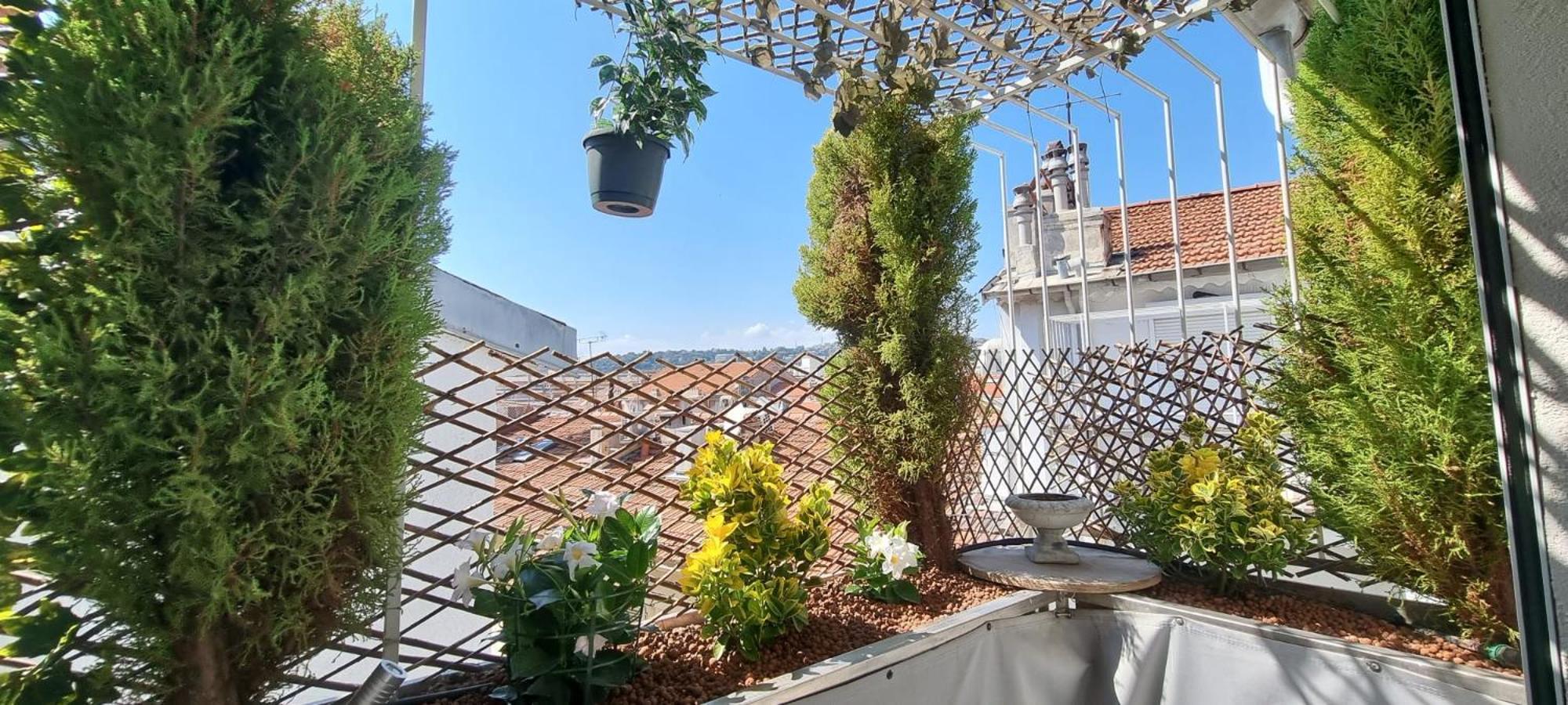 R.D.V. Duplex Nice Center view 3