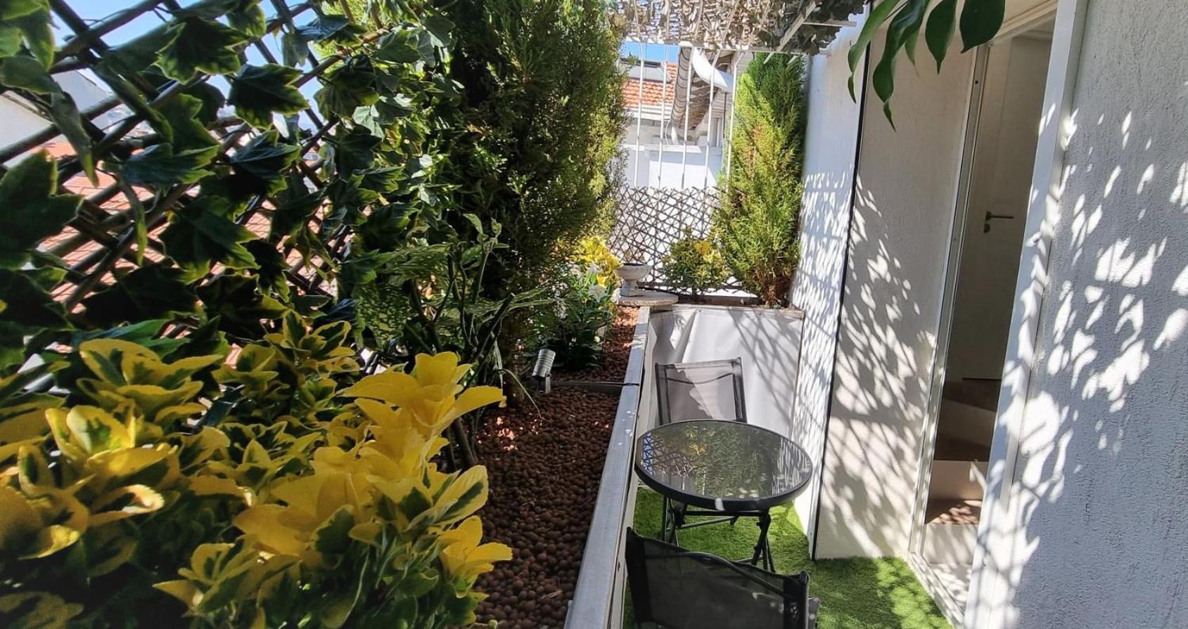 R.D.V. Duplex Nice Center view 5
