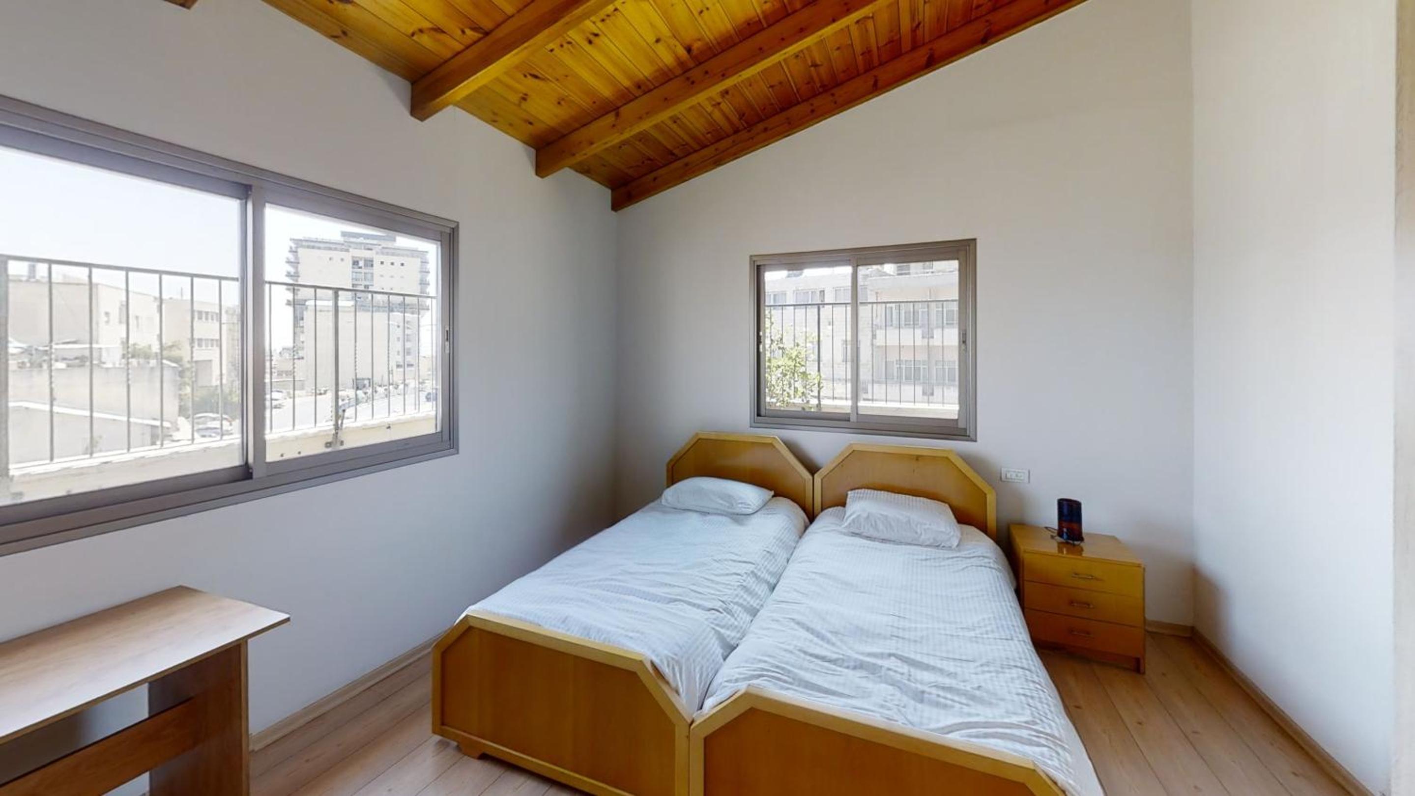 Cozy wood apartment with great view to Nazareth