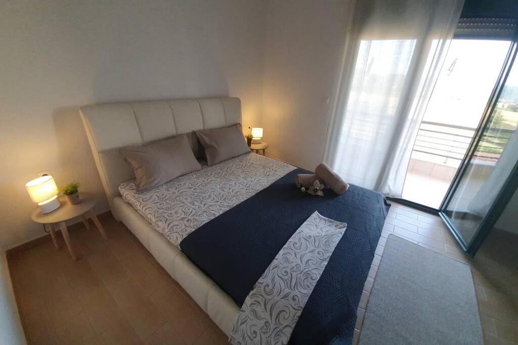Luxury Maisonette 250m from the Sea