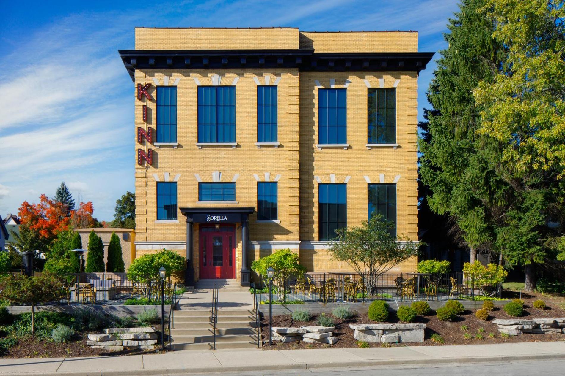 Hotel Kinn Guesthouse Bay View - Image 1