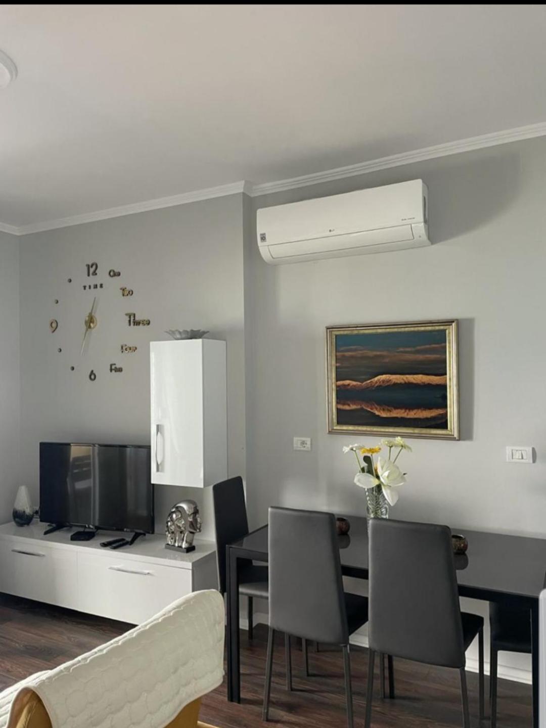 Kelvi’s Apartment