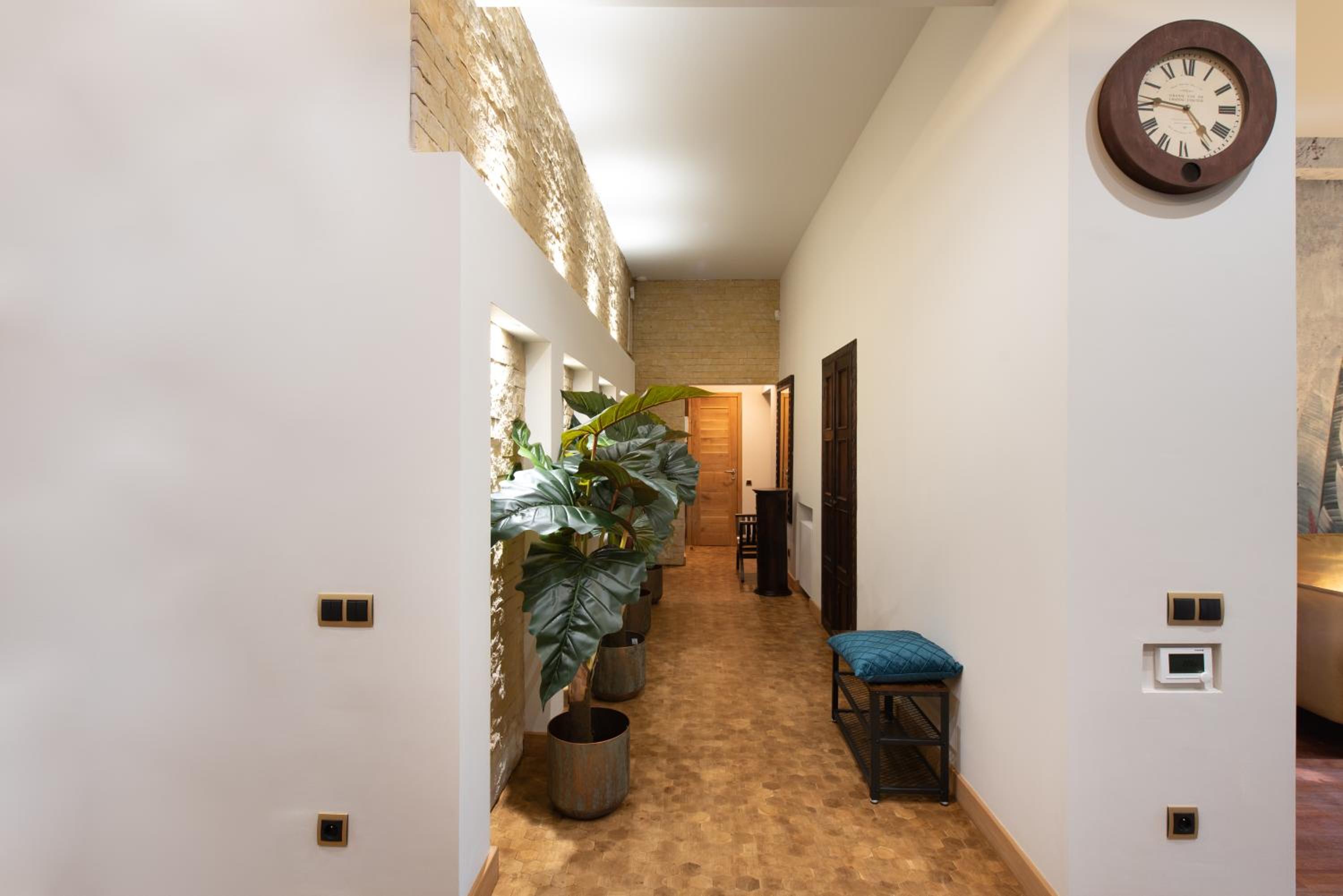 Hotel Krakowhomes - Image 1