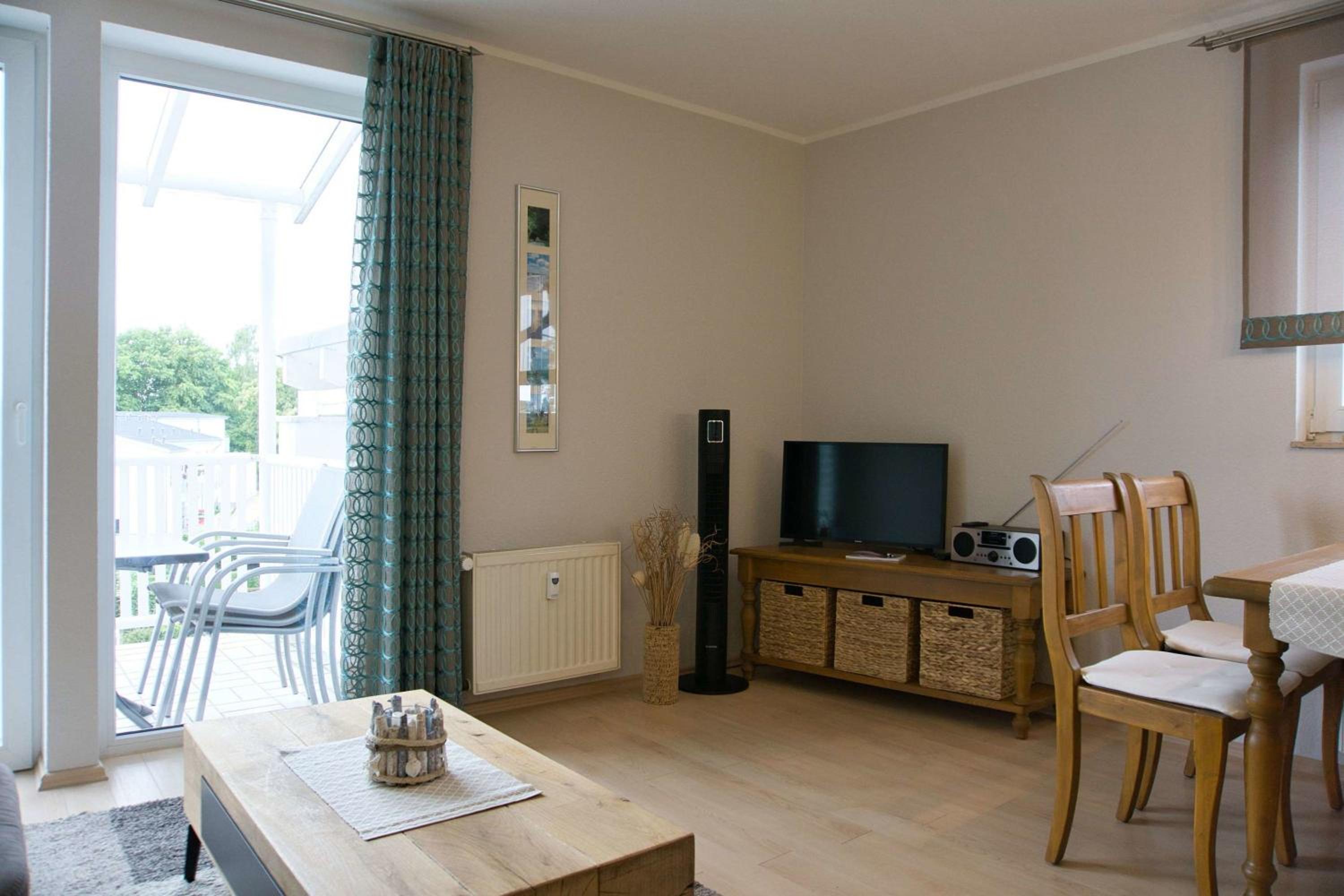 Ferienwohnung in zentraler Lage und mit Balkon - Villa Karola FeWo 18