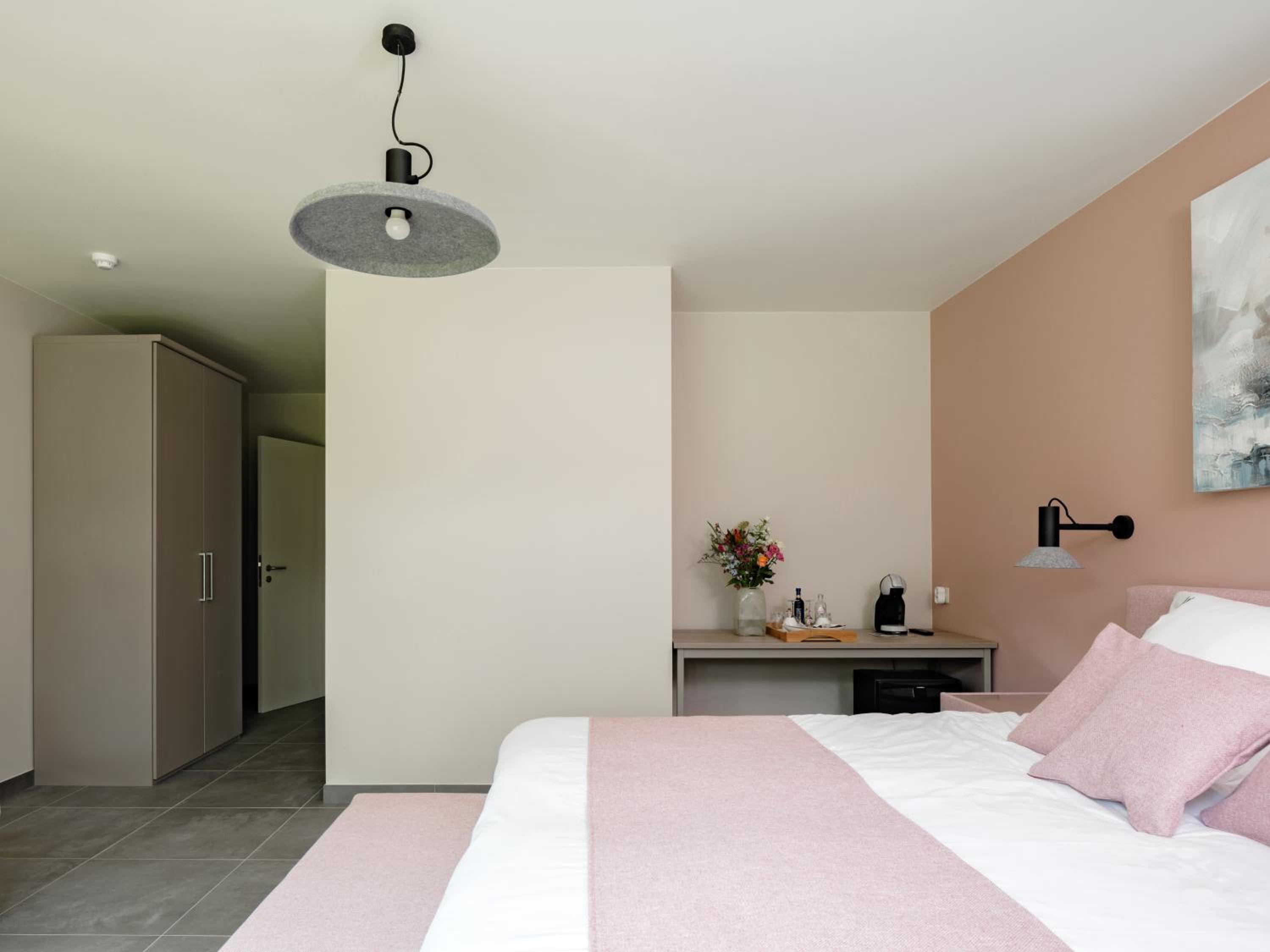 b & b St-Hubert