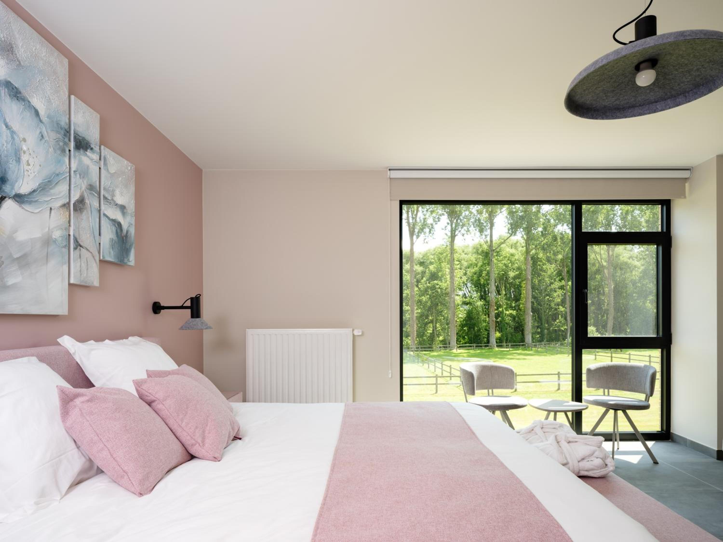 b & b St-Hubert