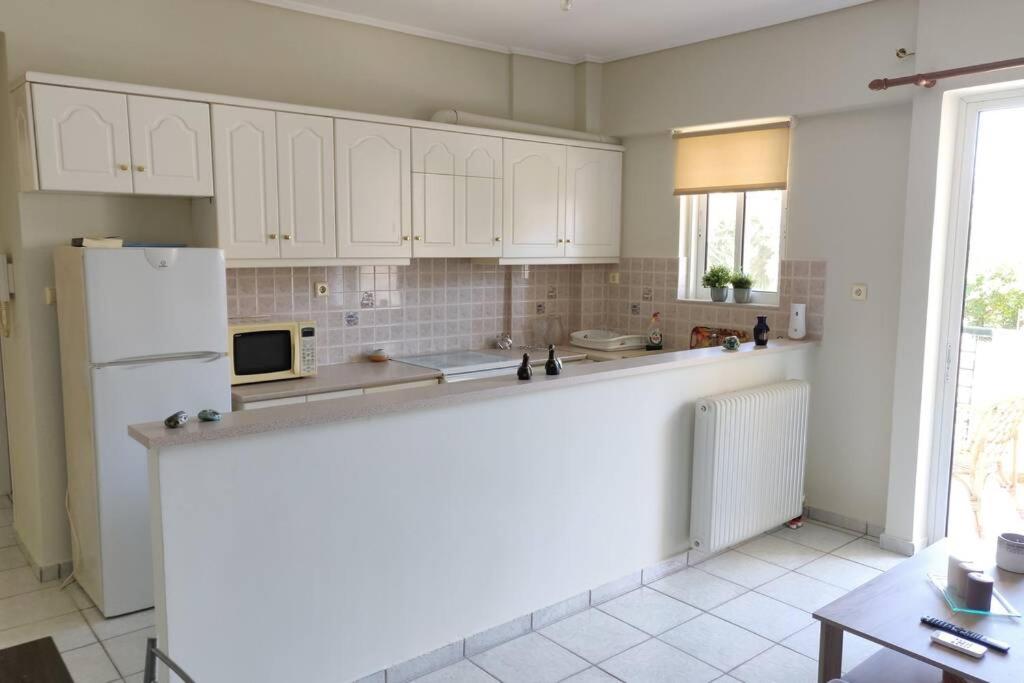 -Fully Renovated- A cozy and warm place at the beach of Gribovo view 5