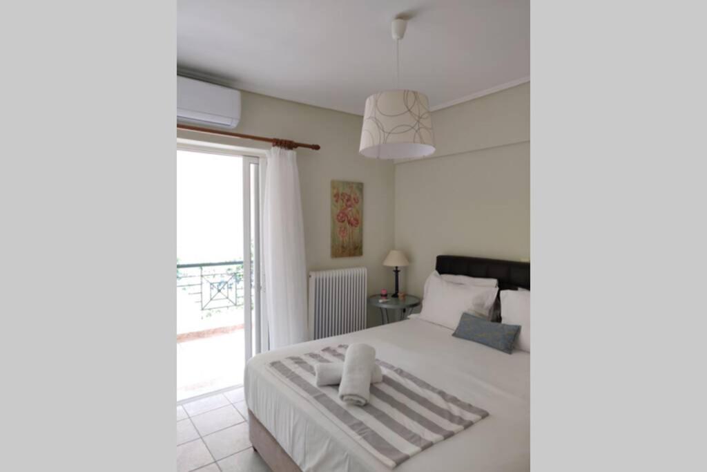 -Fully Renovated- A cozy and warm place at the beach of Gribovo view 4