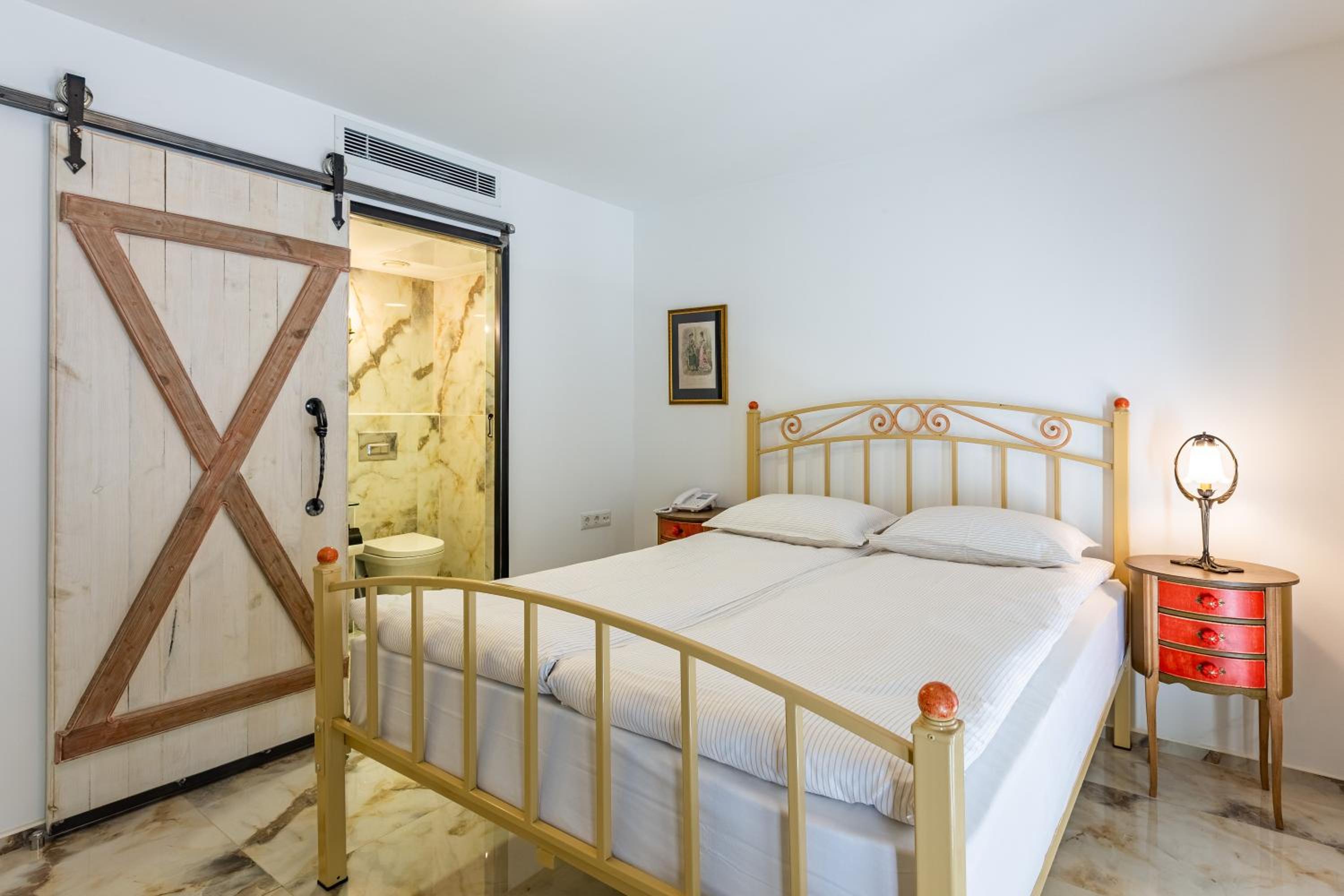 Villa Pera Suite Otel - Image 97