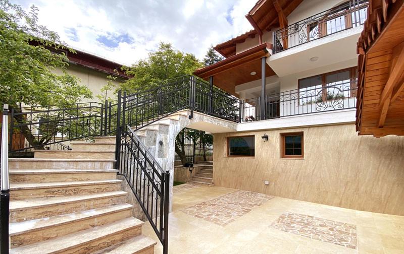 Casa Carmen Sinaia view 5
