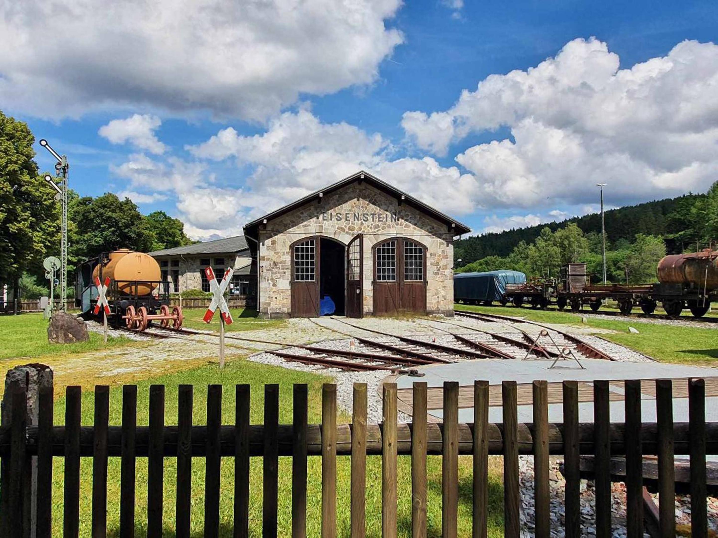 Forest Lodge