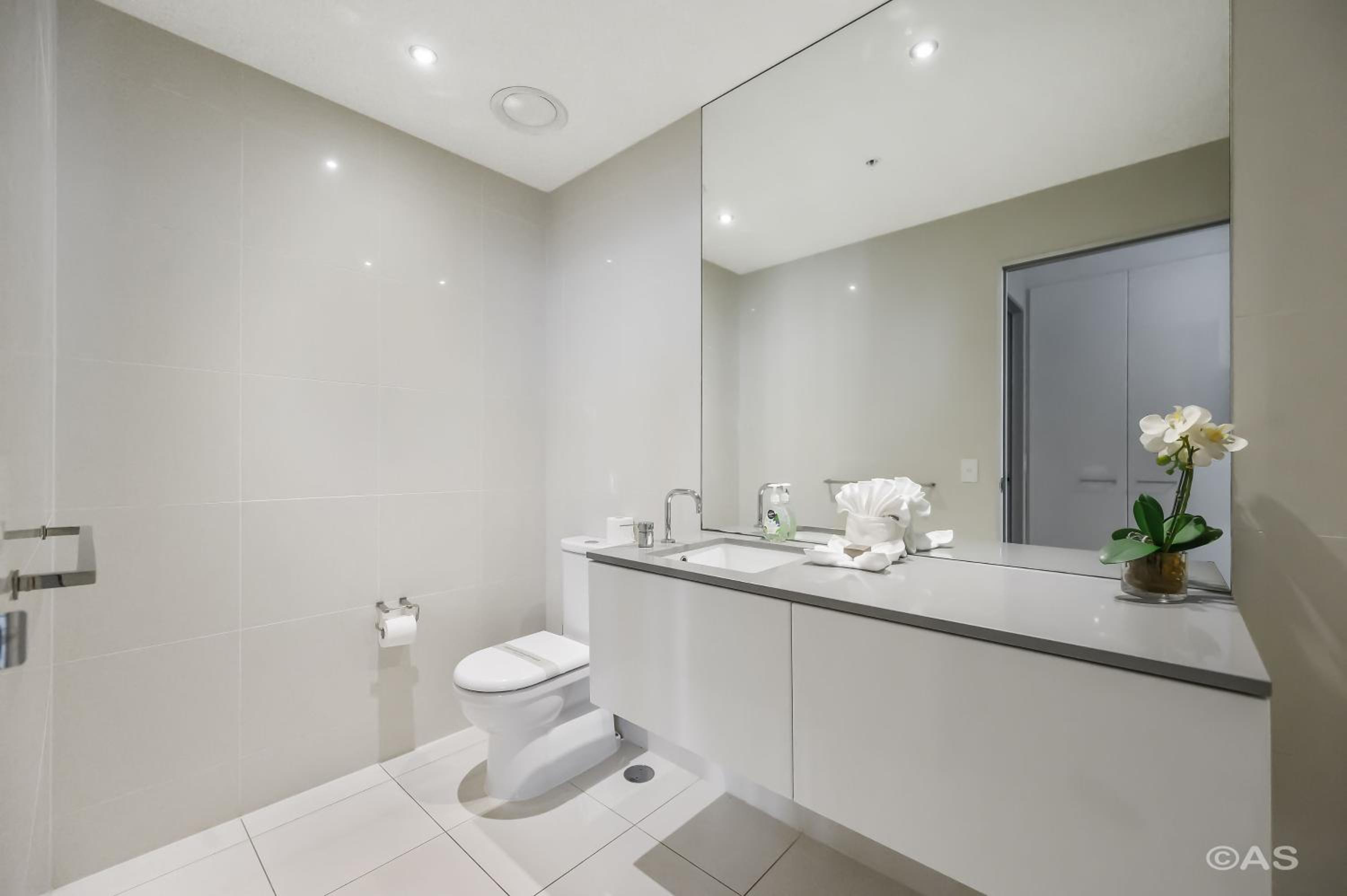 Circle on Cavill - Private Apartments - Apartment Stay photo 10 of 58