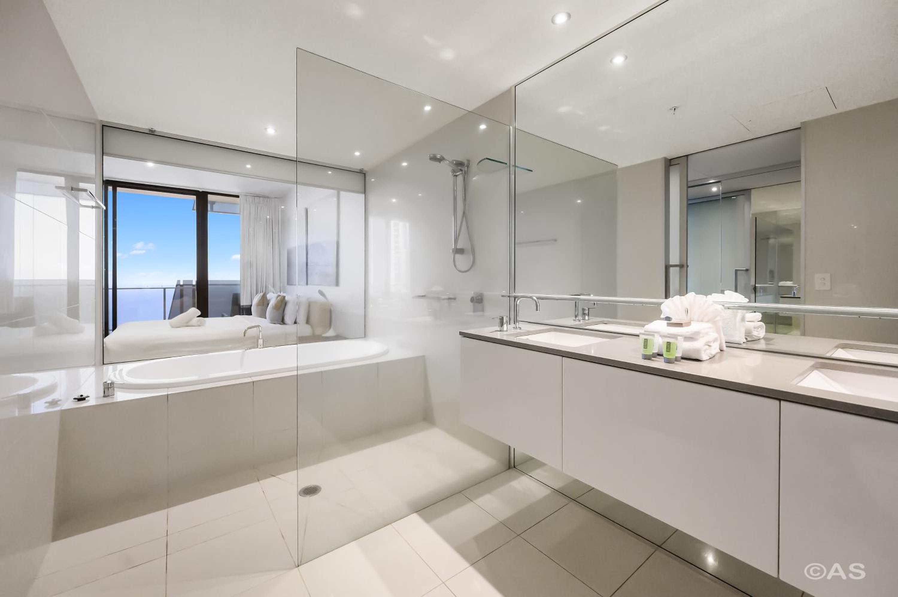 Circle on Cavill - Private Apartments - Apartment Stay photo 16 of 58