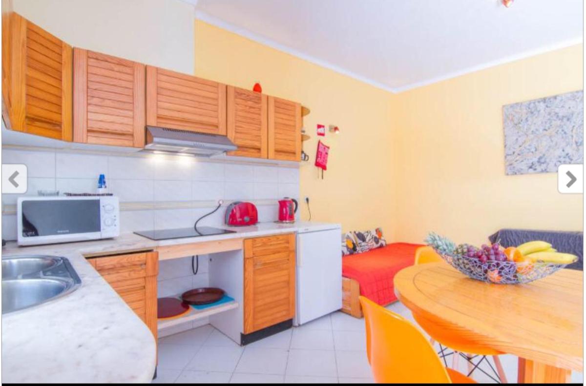 3 min walking to Peneco Beach Albufeira , Apart + pool + wifi view 4