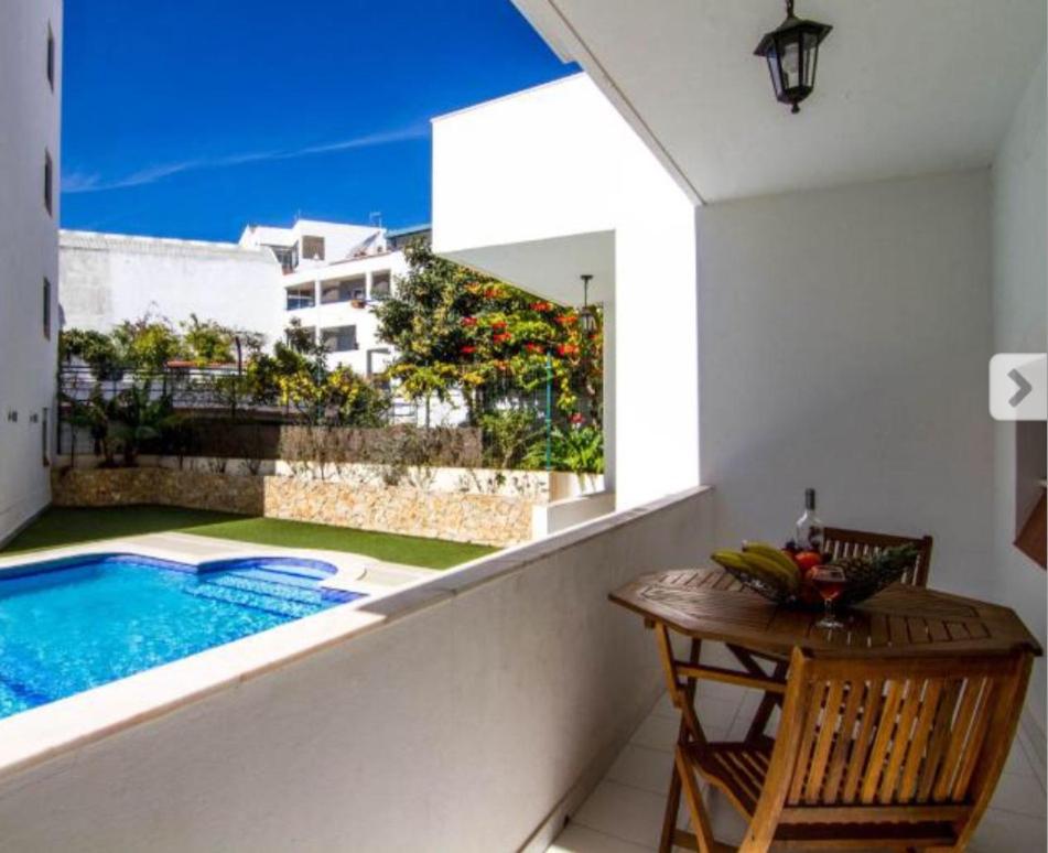 3 min walking to Peneco Beach Albufeira , Apart + pool + wifi view 2