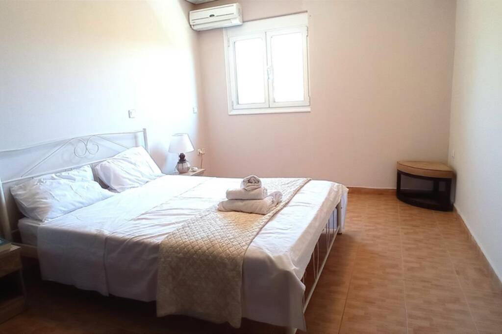 Villa IRENE Evia, 4 bdr, Pool, 500m to Beach photo 4