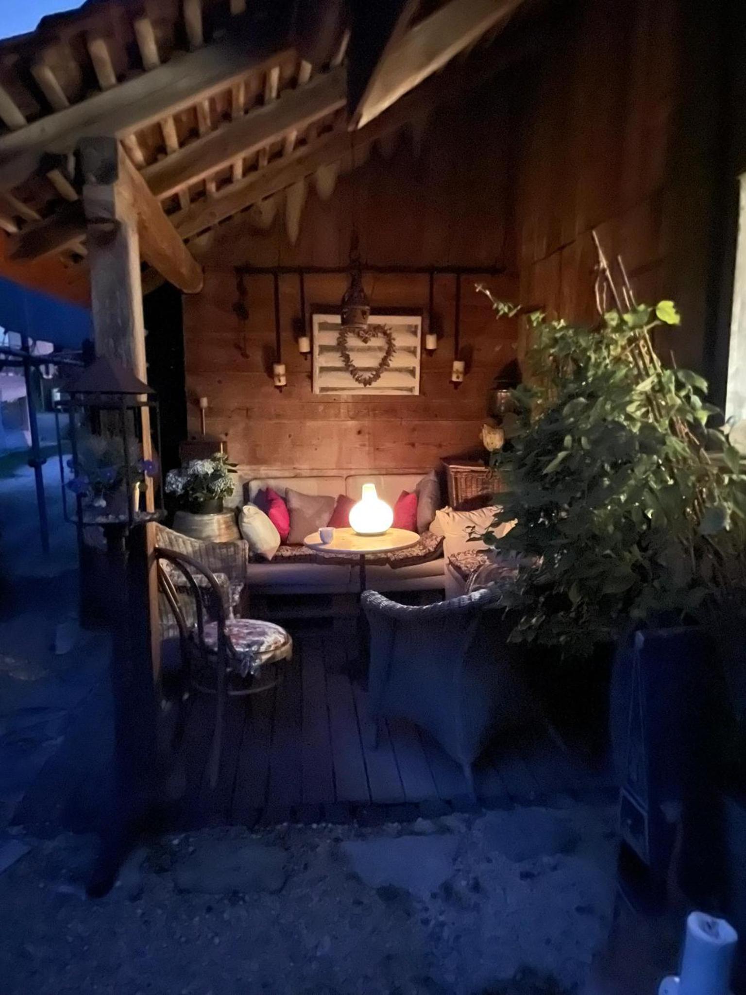 Airport Zürich Elwiras B & B