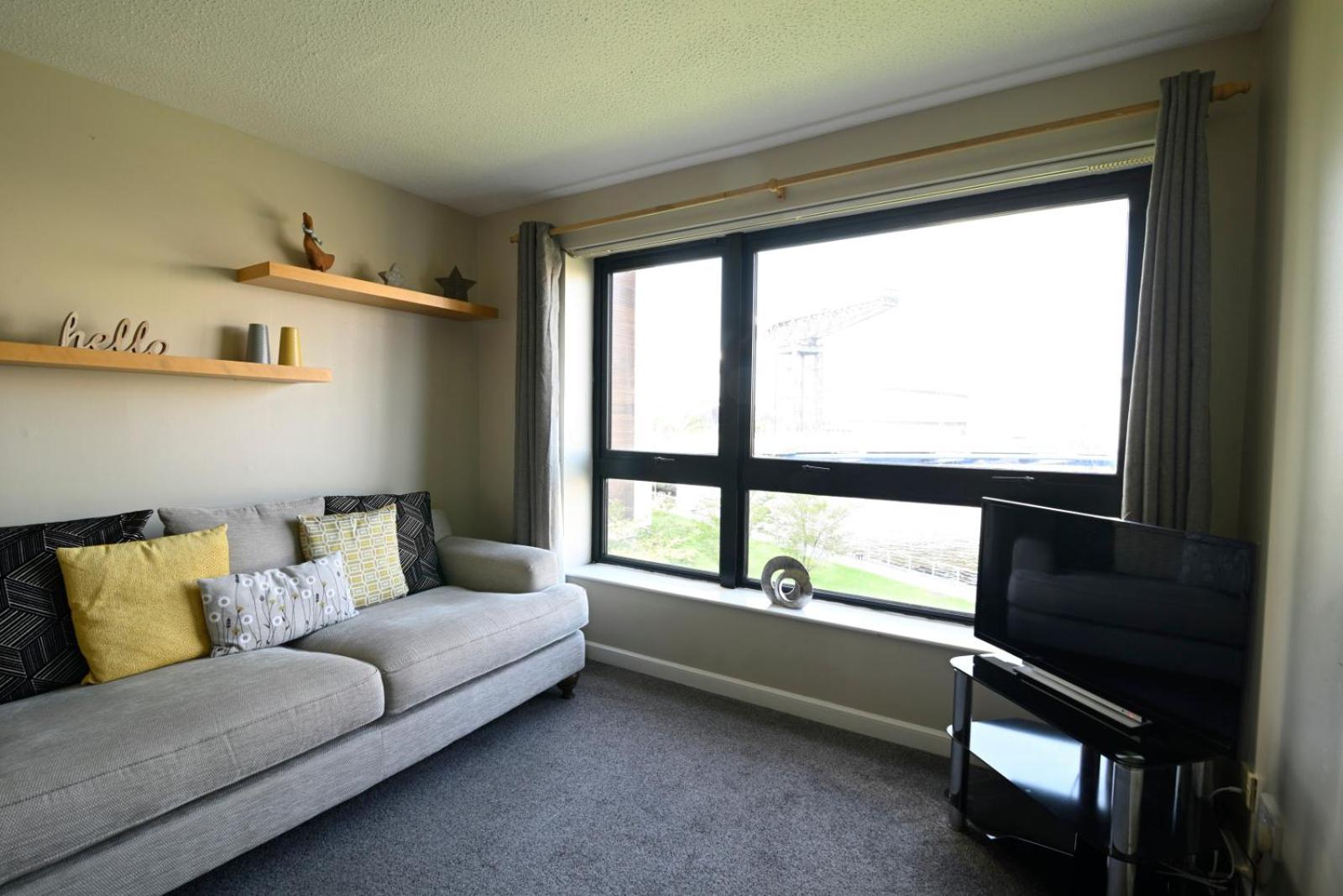ArcView - SEC Hydro Two Bed Flat With Free parking and Great View view 2