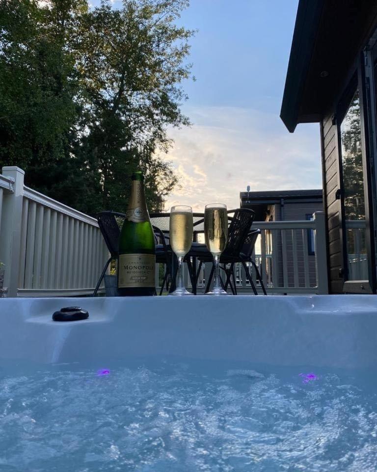 Willow Lodge with Hot Tub view 5