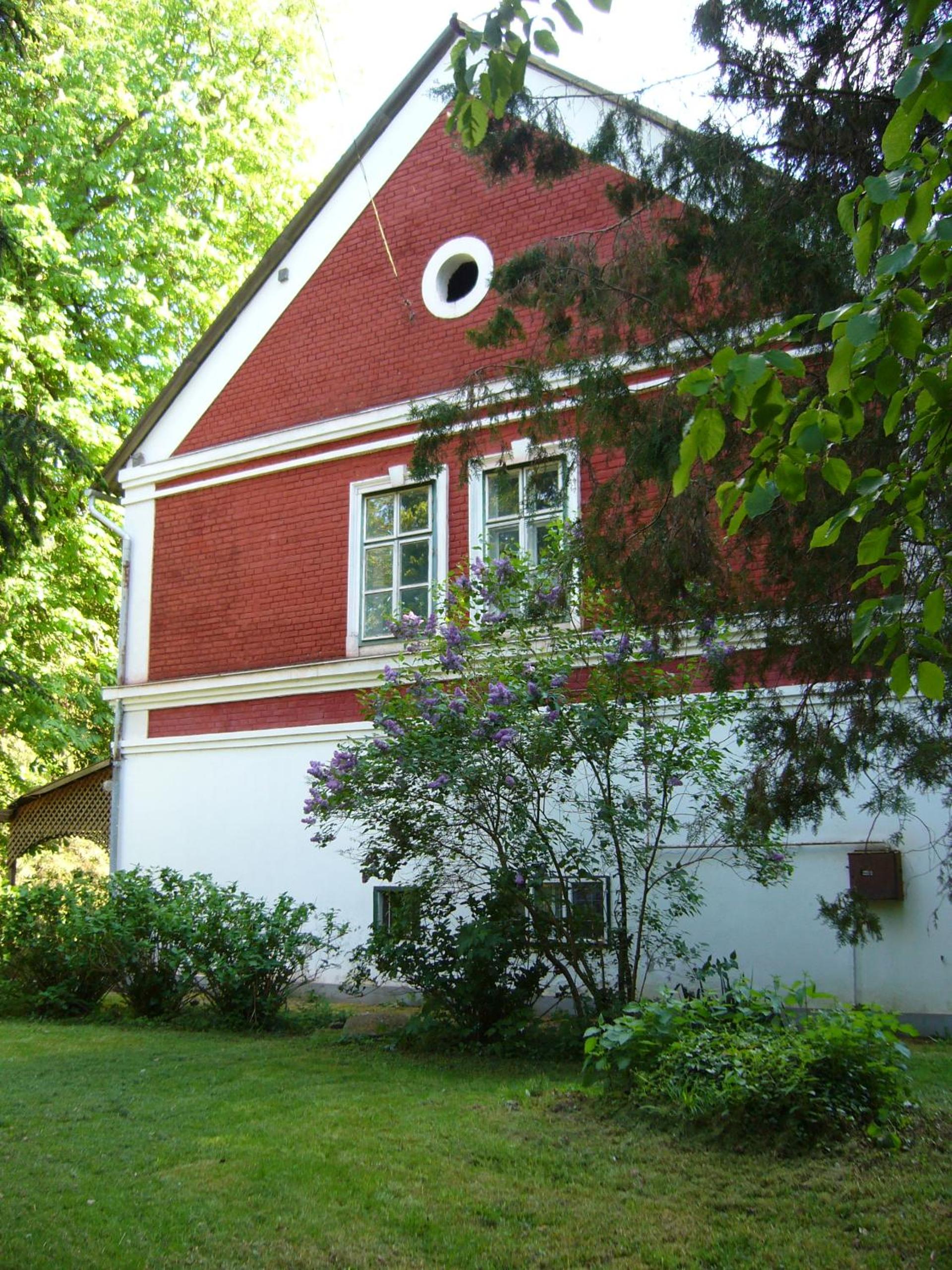 Kalmár Vendégház-Vadászház view 2