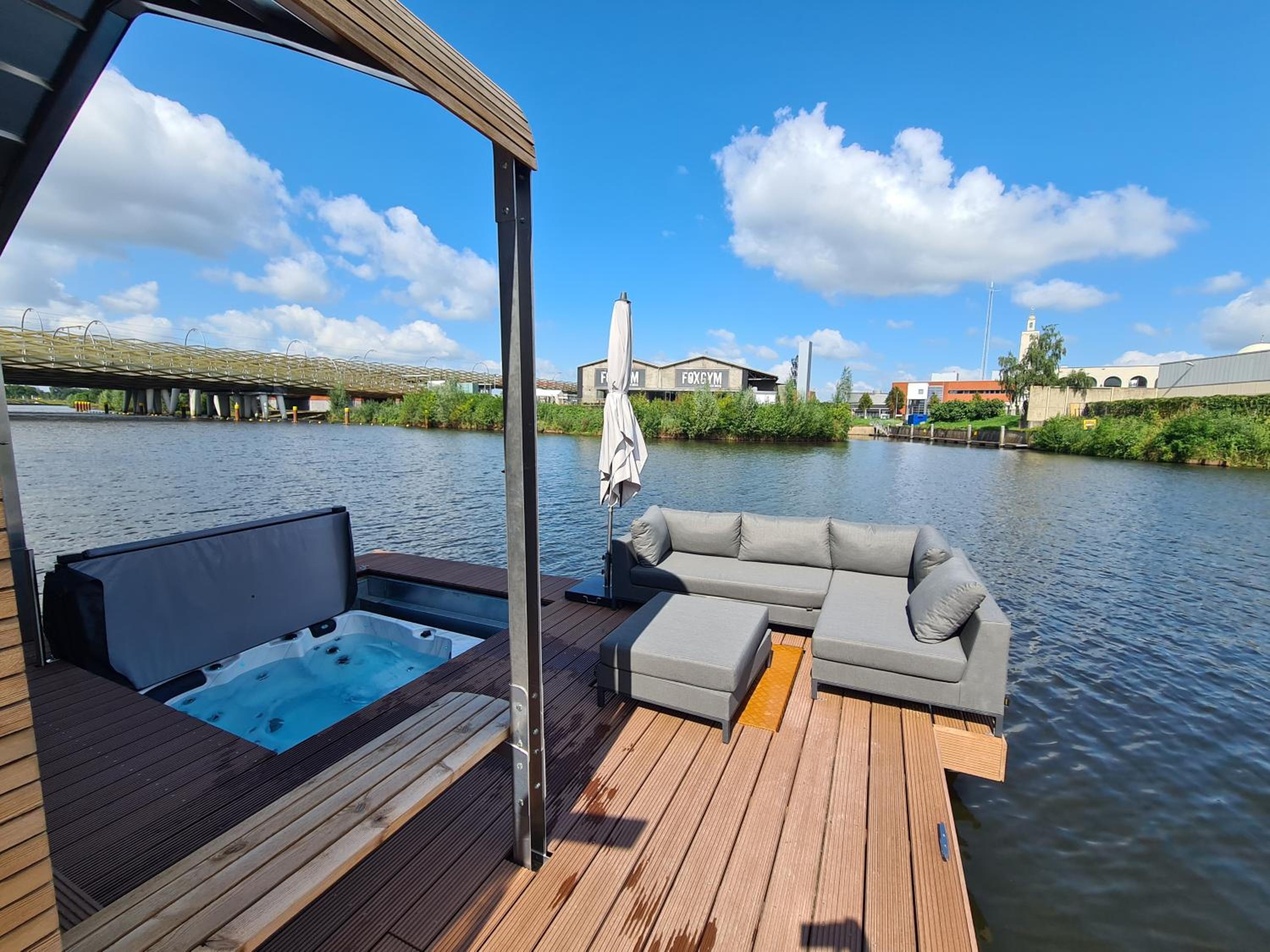 Wikkelboats at Tramkade Den Bosch view 2
