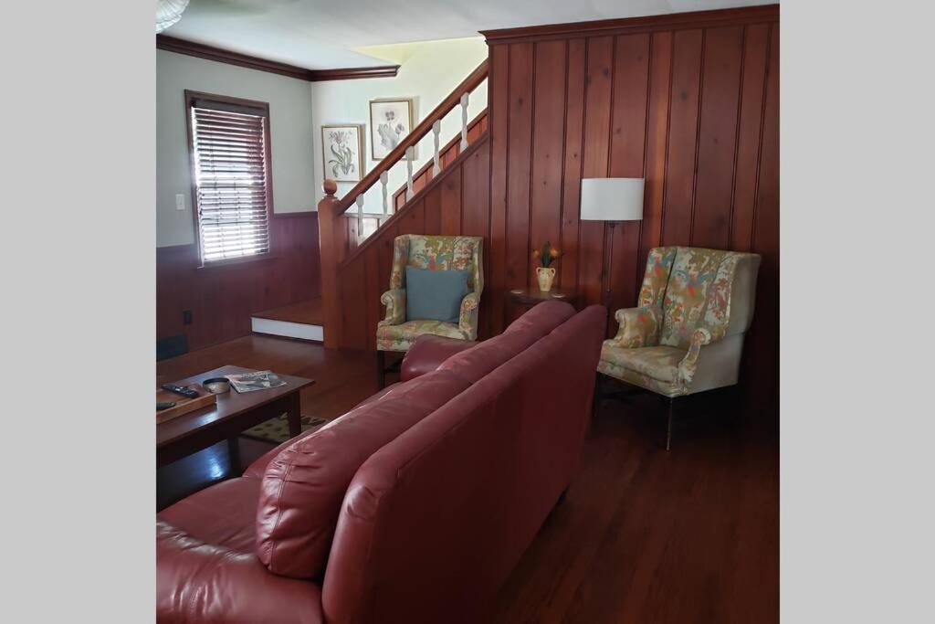 South Hills Charmer view 5