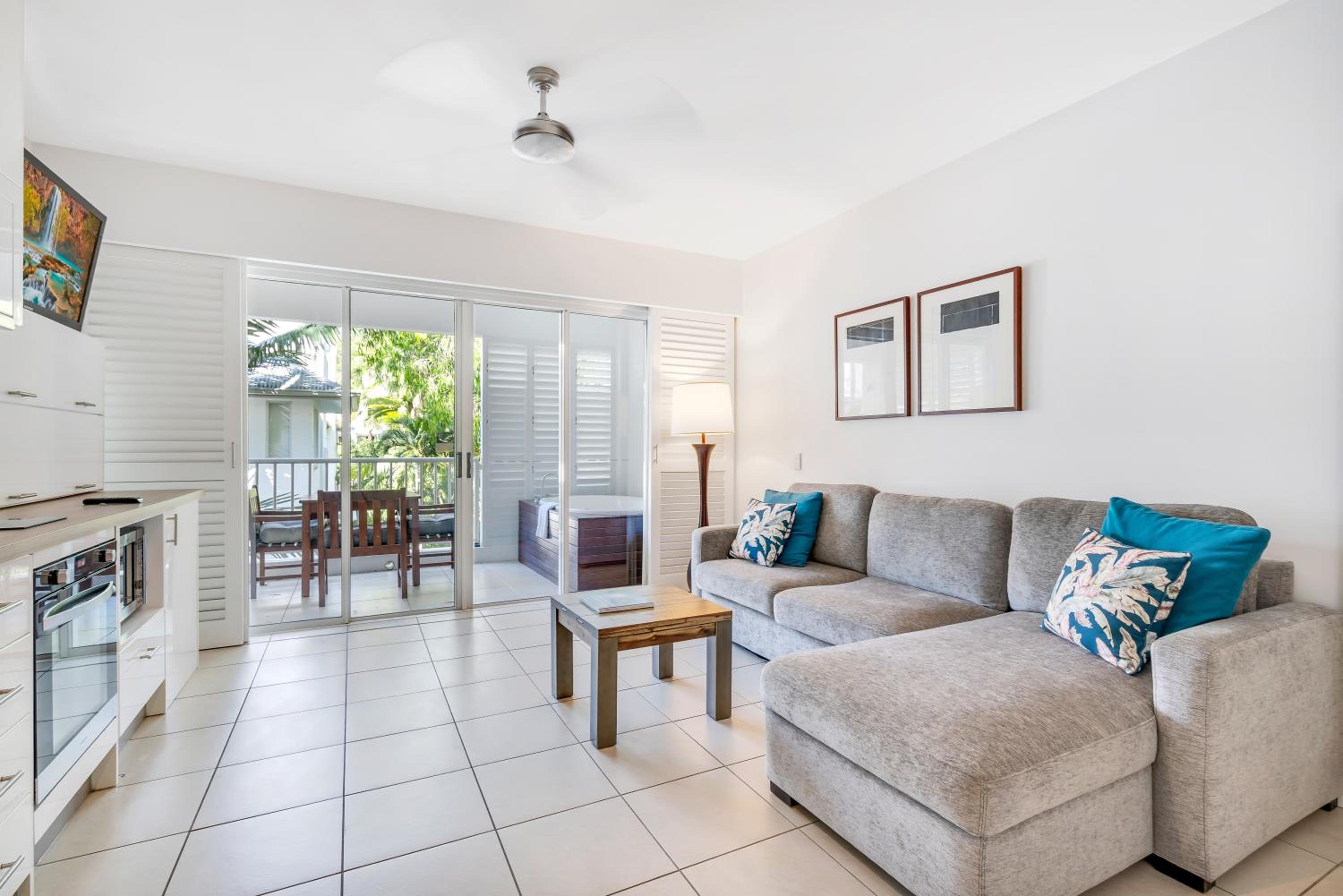 Elysium Private Accommodation at Beach Club & Spa