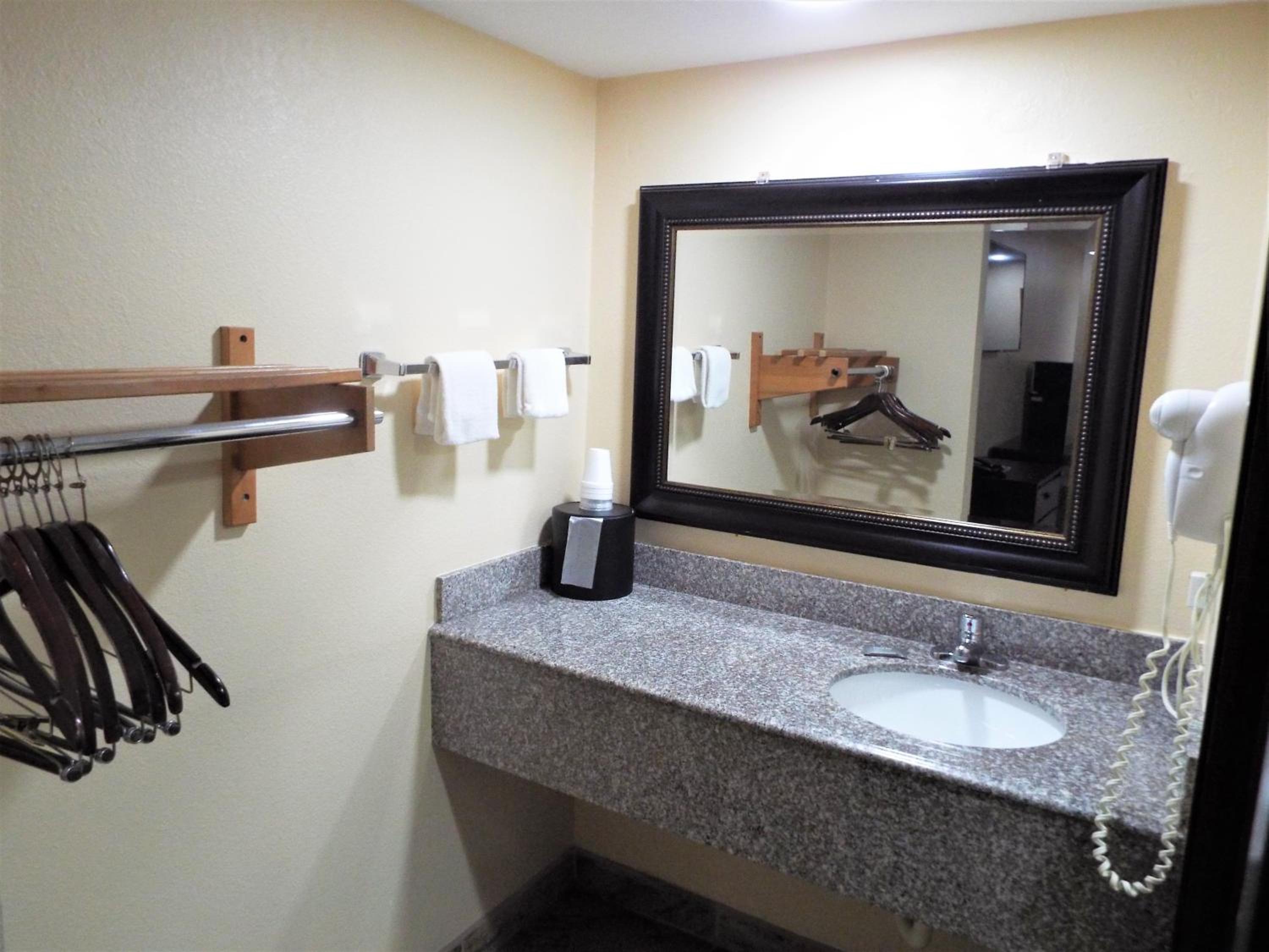 Texas Inn Harlingen - Property Image 3