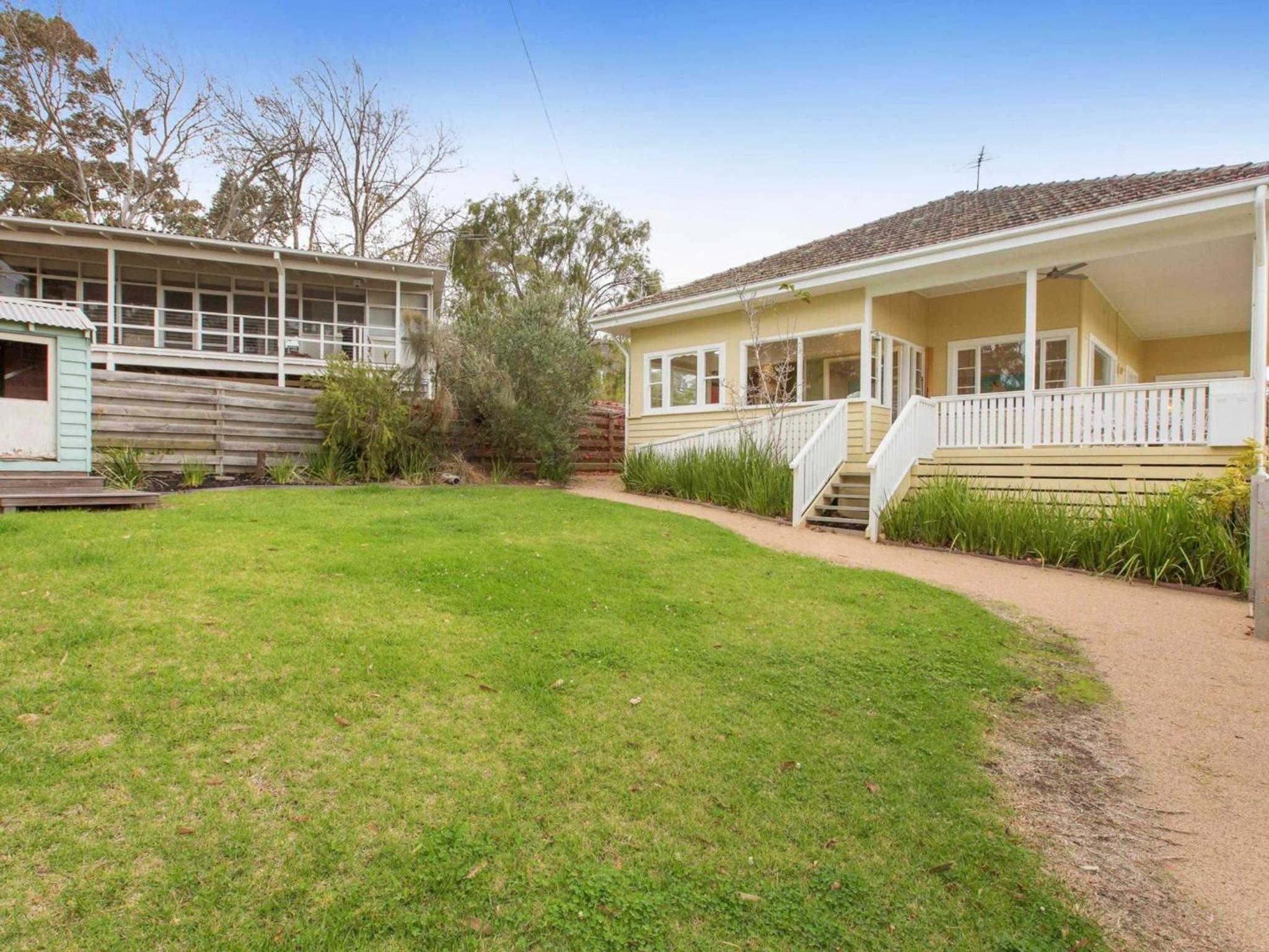BEACHSIDE GETAWAY DROMANA