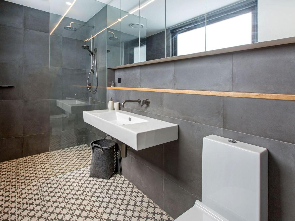COASTAL LUXE - MT MARTHA