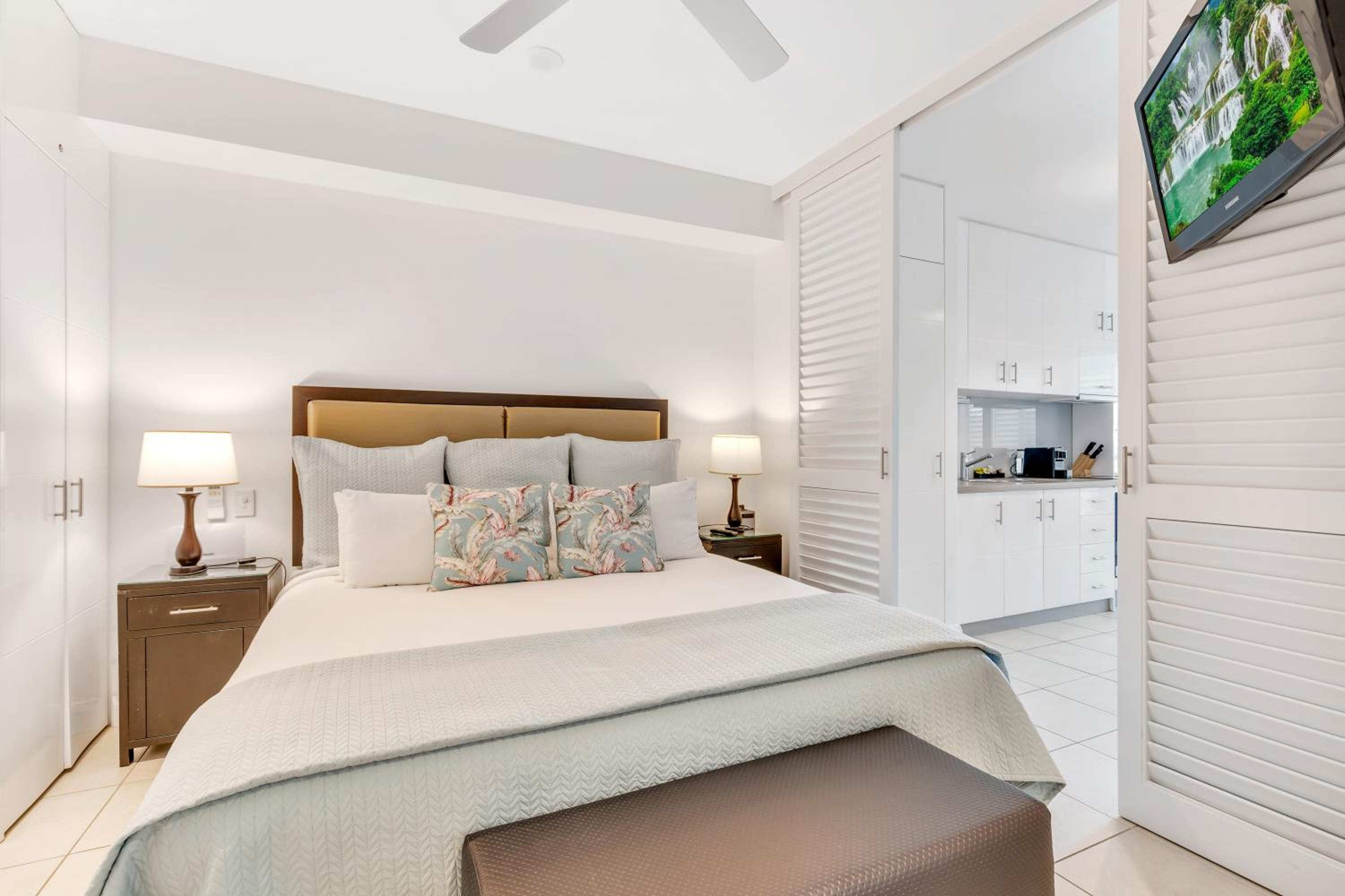 Elysium Private Accommodation at Beach Club & Spa