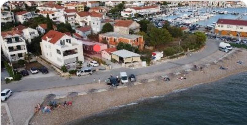 Pirovac Premium Luksuzni Mobile-Home on the beach 6 ležaja satelit tv wifi klima 2 x wc velika terasa full opremljena ljubimci dozvoljeni parkirno mjesto 1 view 2