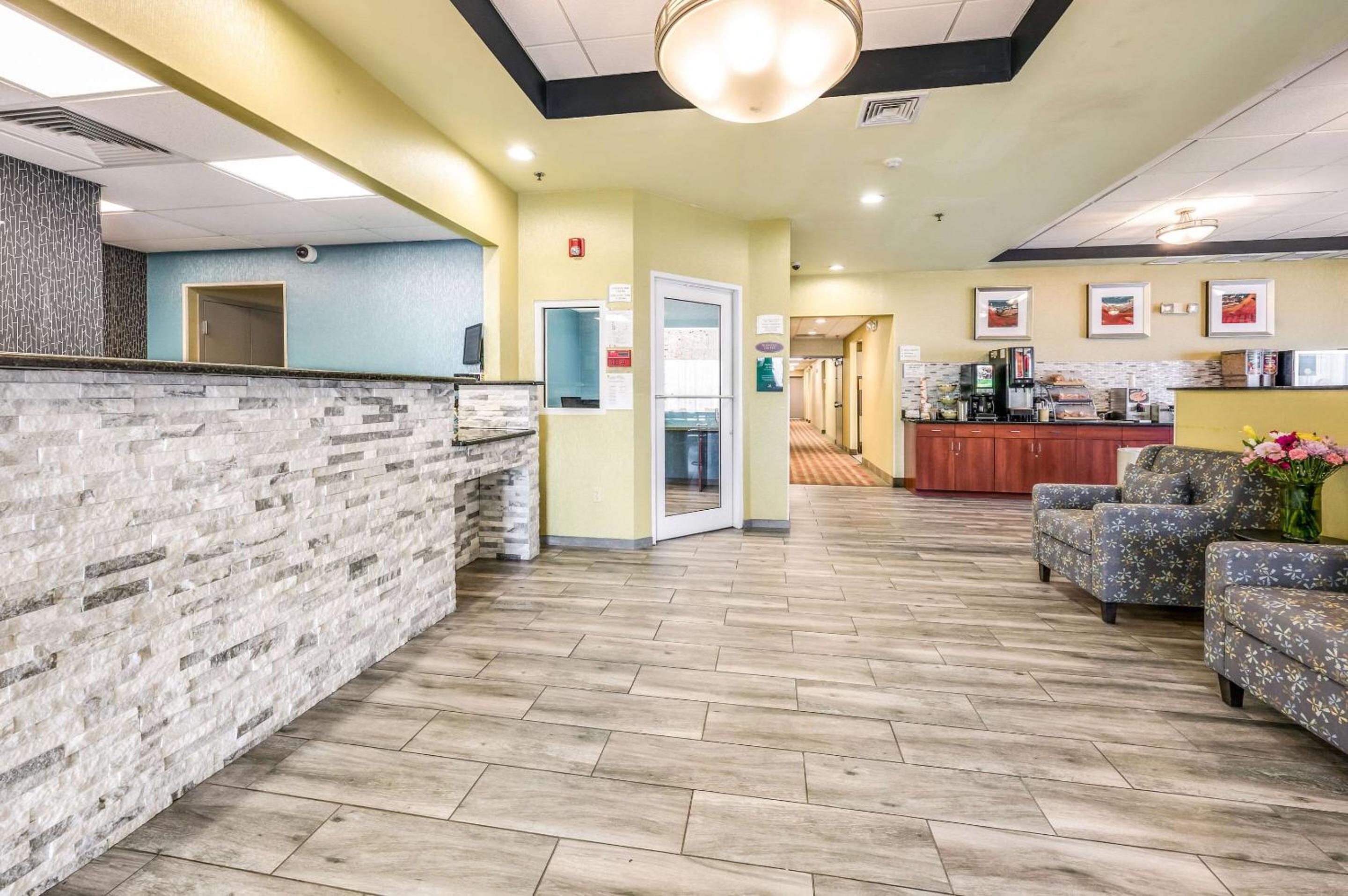 Poughkeepsie Vacations - Quality Inn Poughkeepsie - Property Image 45
