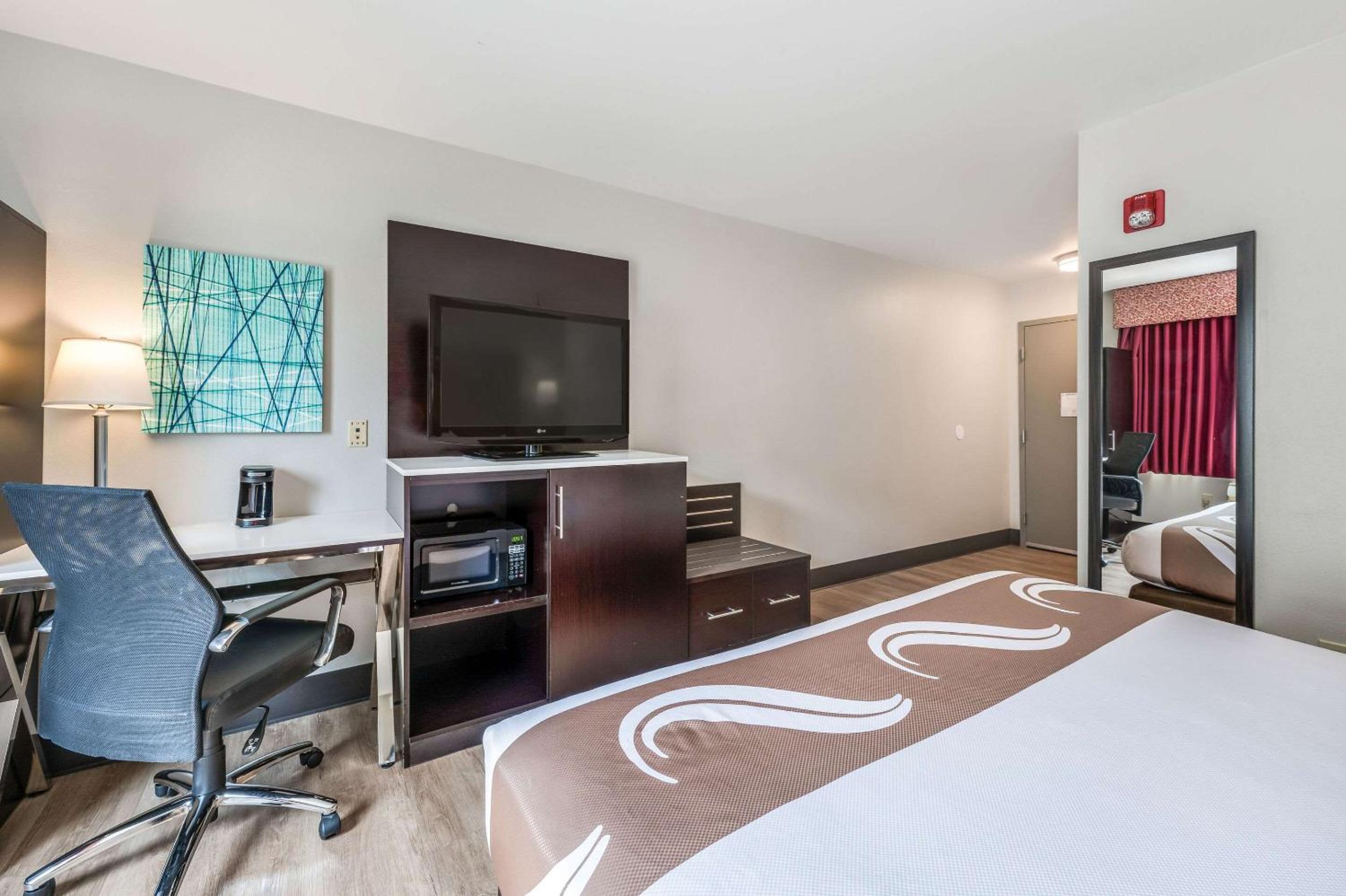 Poughkeepsie Vacations - Quality Inn Poughkeepsie - Property Image 44