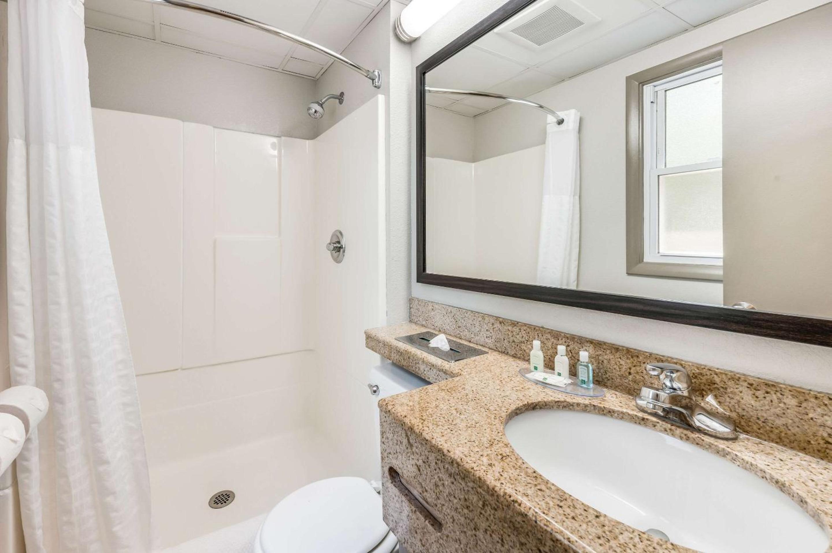 Poughkeepsie Vacations - Quality Inn Poughkeepsie - Property Image 50