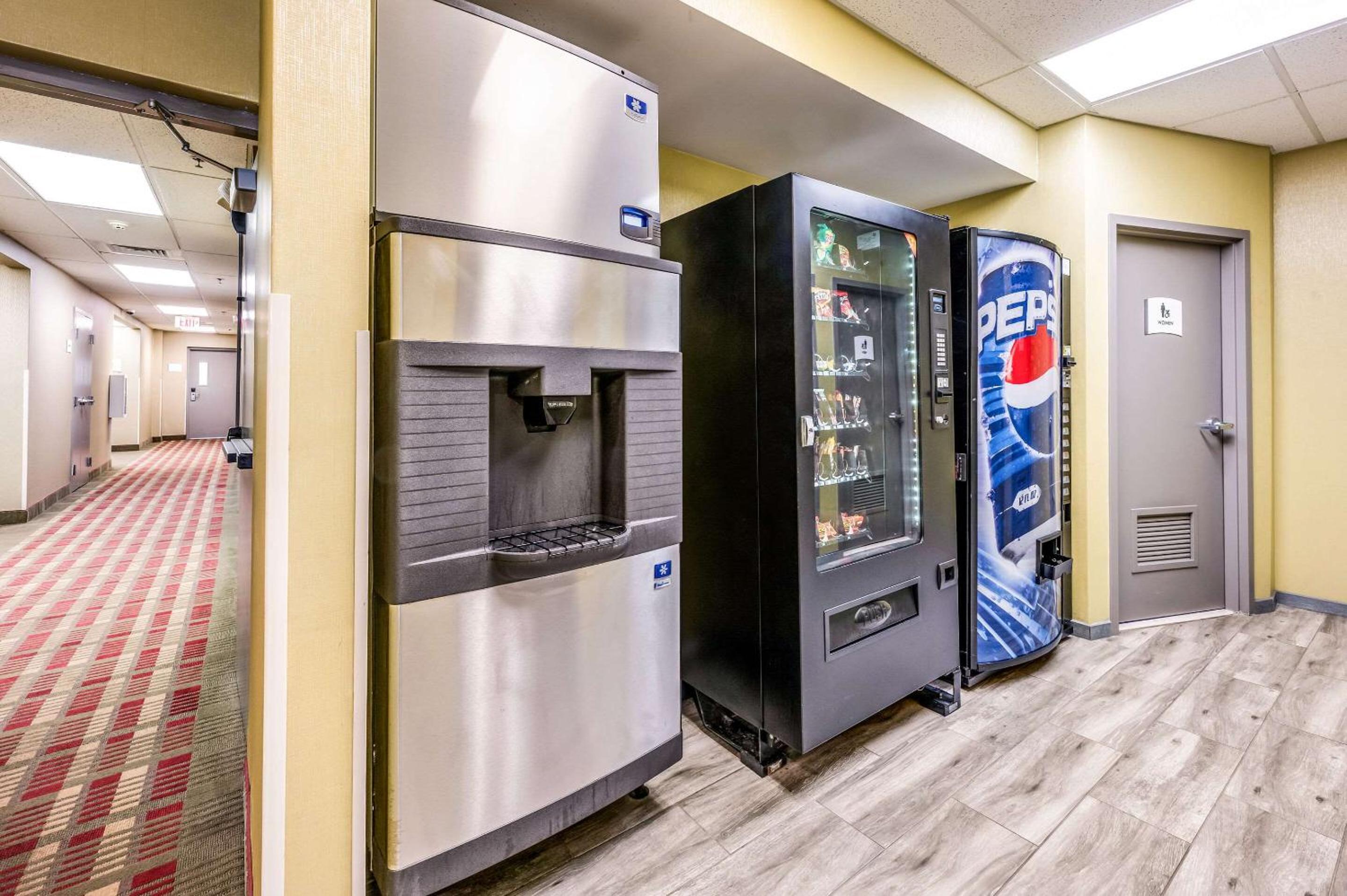 Poughkeepsie Vacations - Quality Inn Poughkeepsie - Property Image 4