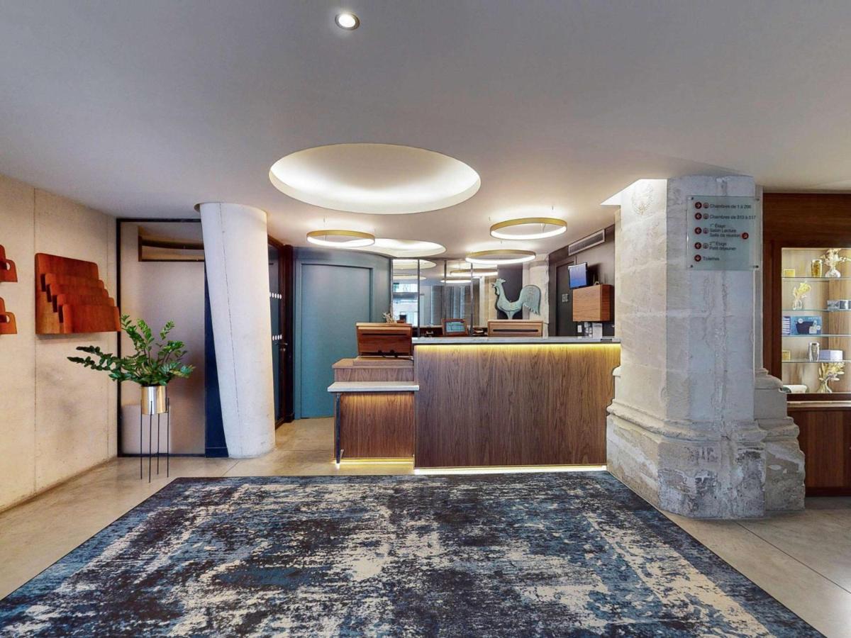 hotel reception
