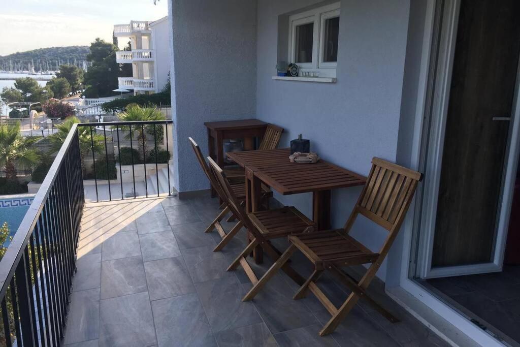 Cozy Beachfront view 4