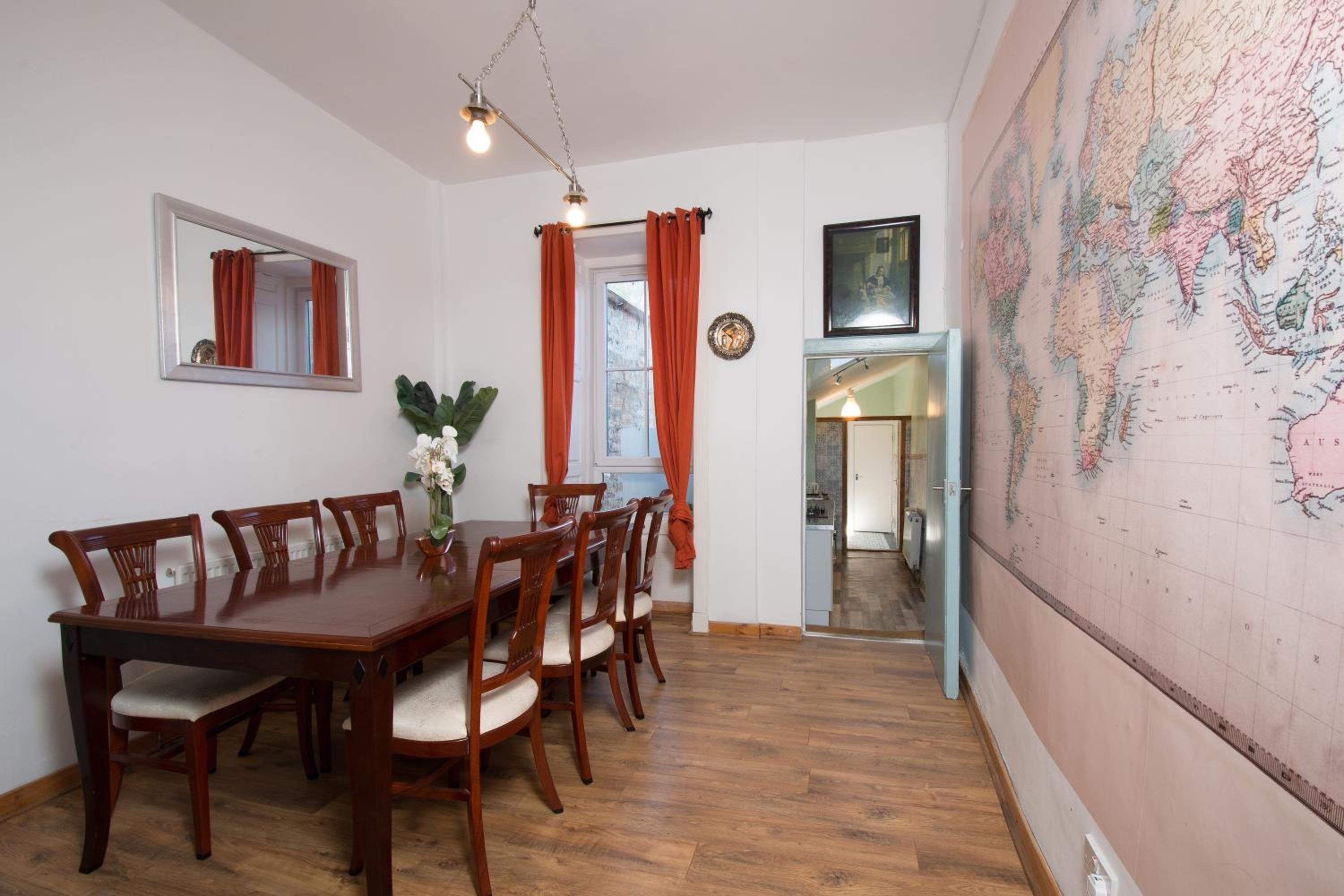 7 Bedroom Townhouse