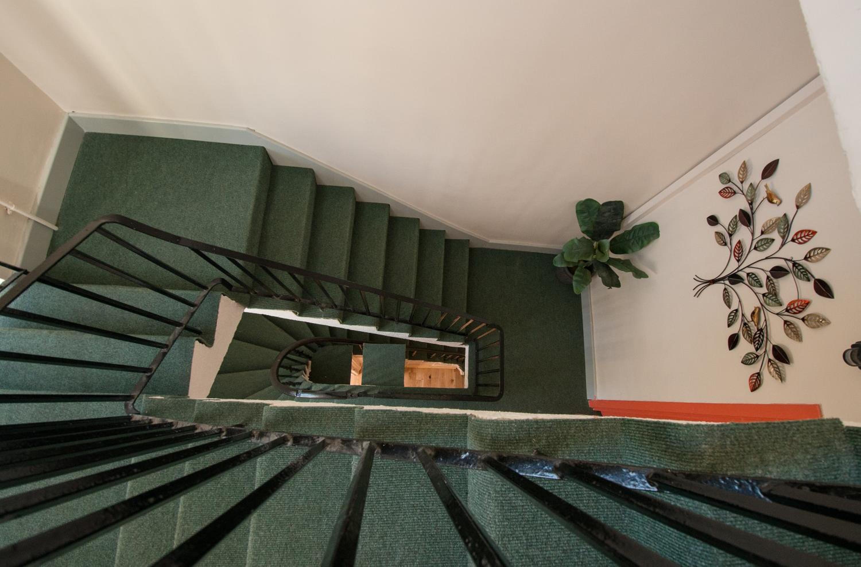 7 Bedroom Townhouse