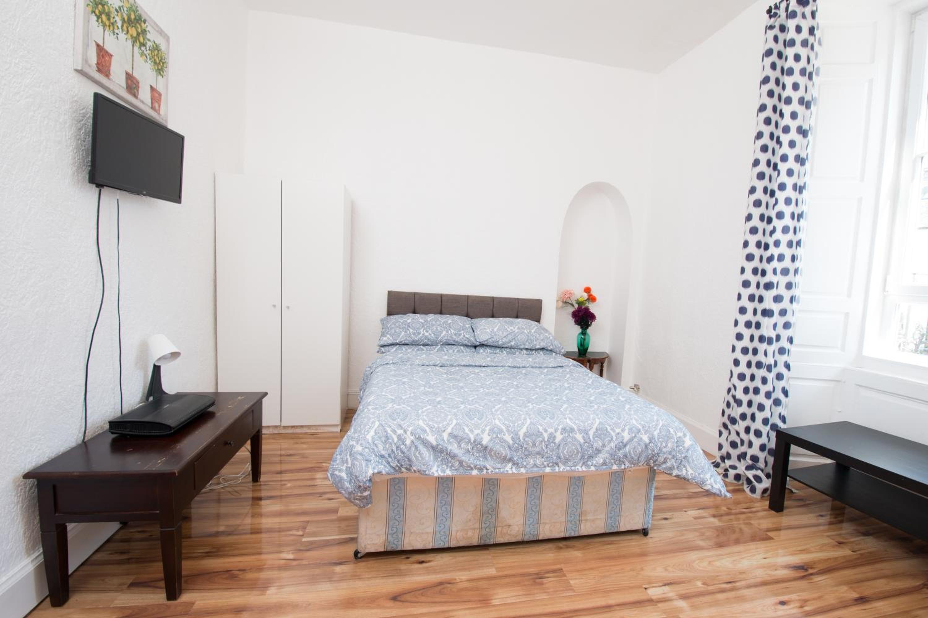 7 Bedroom Townhouse
