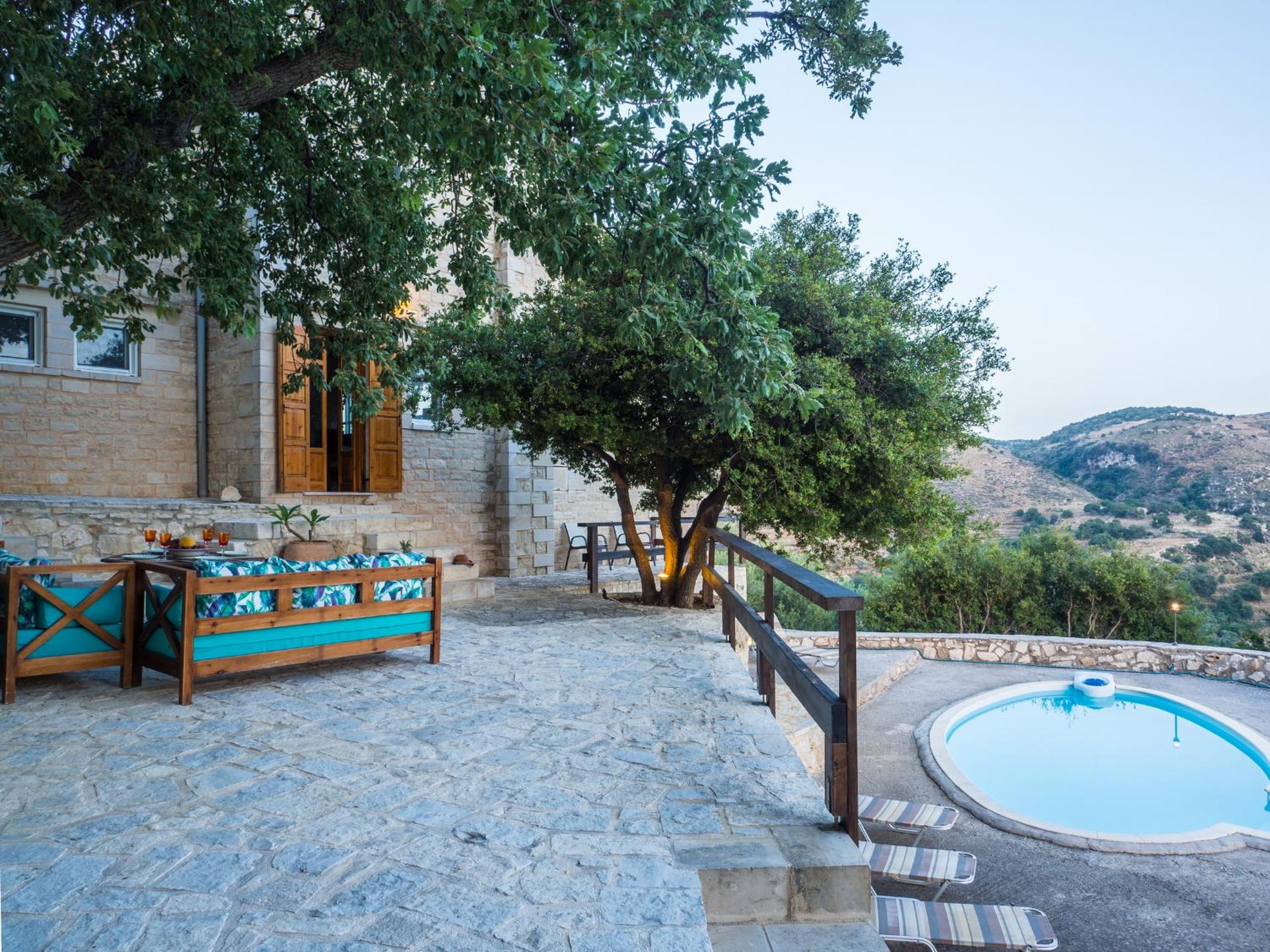 Stone Built Private villa Limeri with pool, BBQ & Shaded Patio