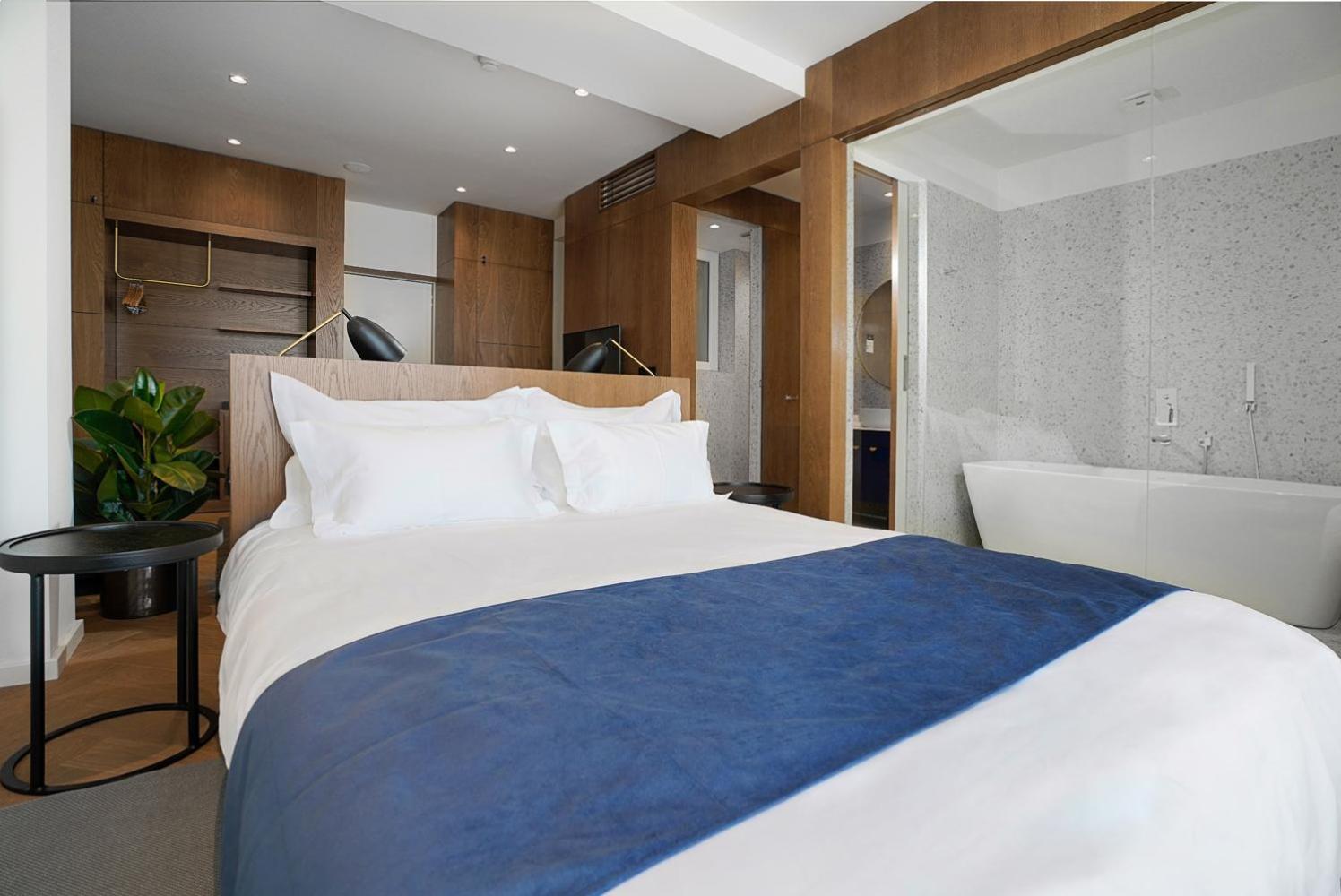 Dominic Smart & Luxury Suites - Edition view 5