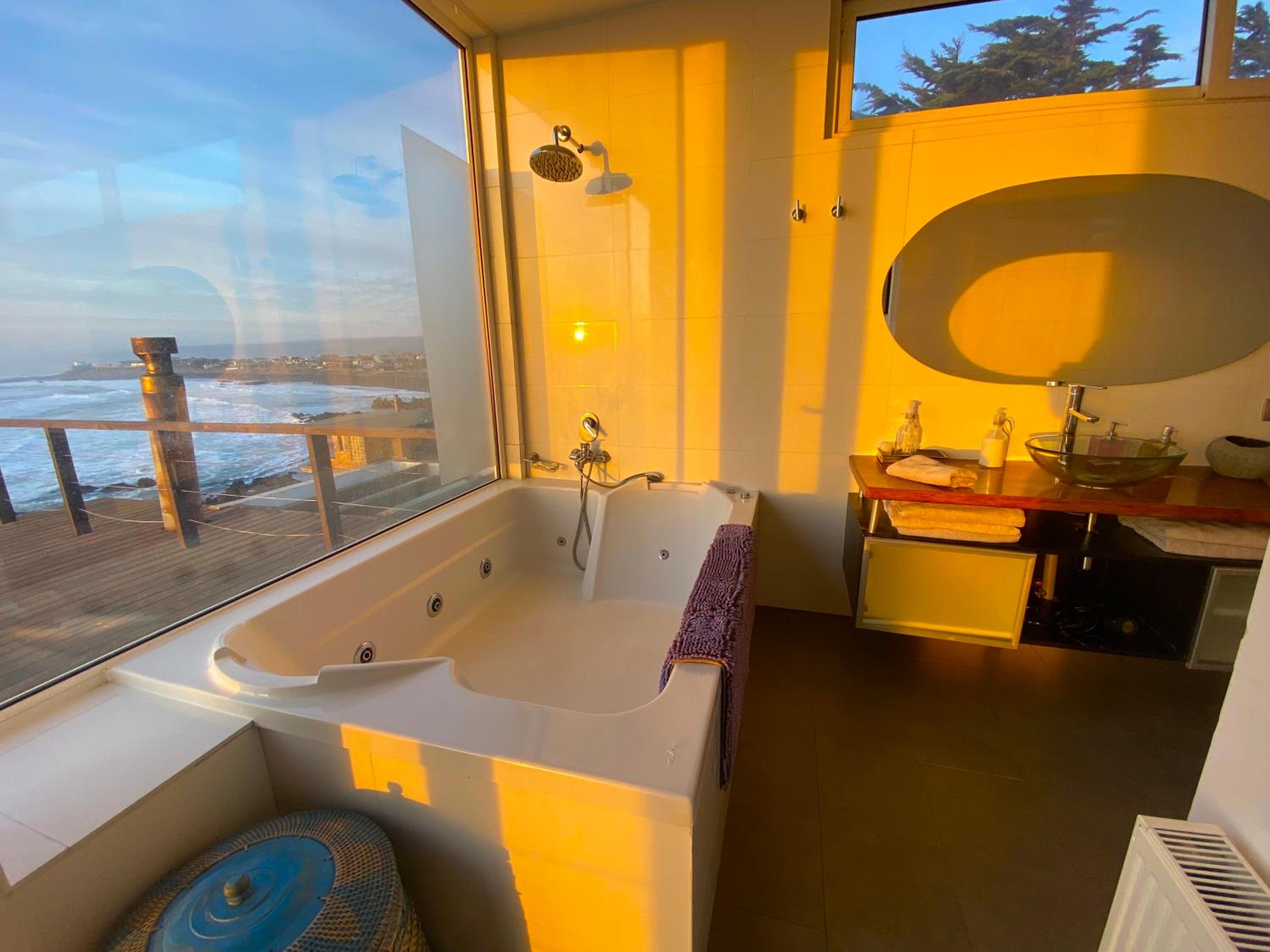 Increíble casa primera línea frente a ola Infiernillo