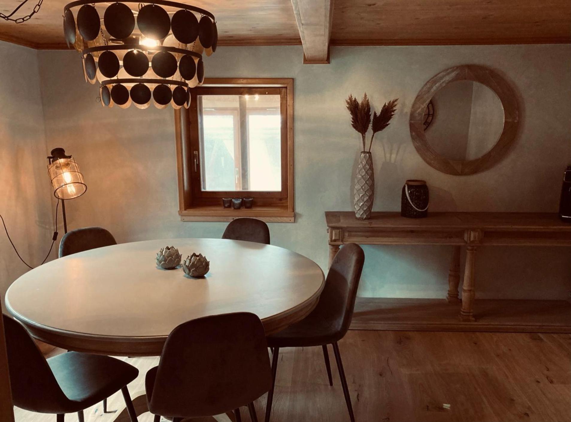 Casa Pasch - Boutique Bed and Breakfast in Cumpadials
