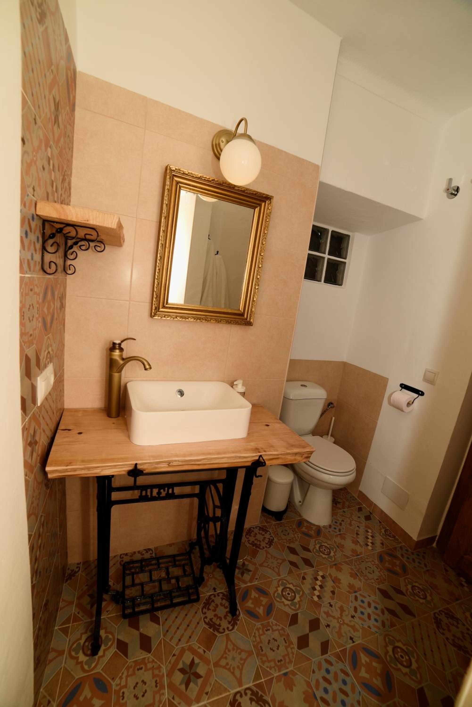 Photo 8